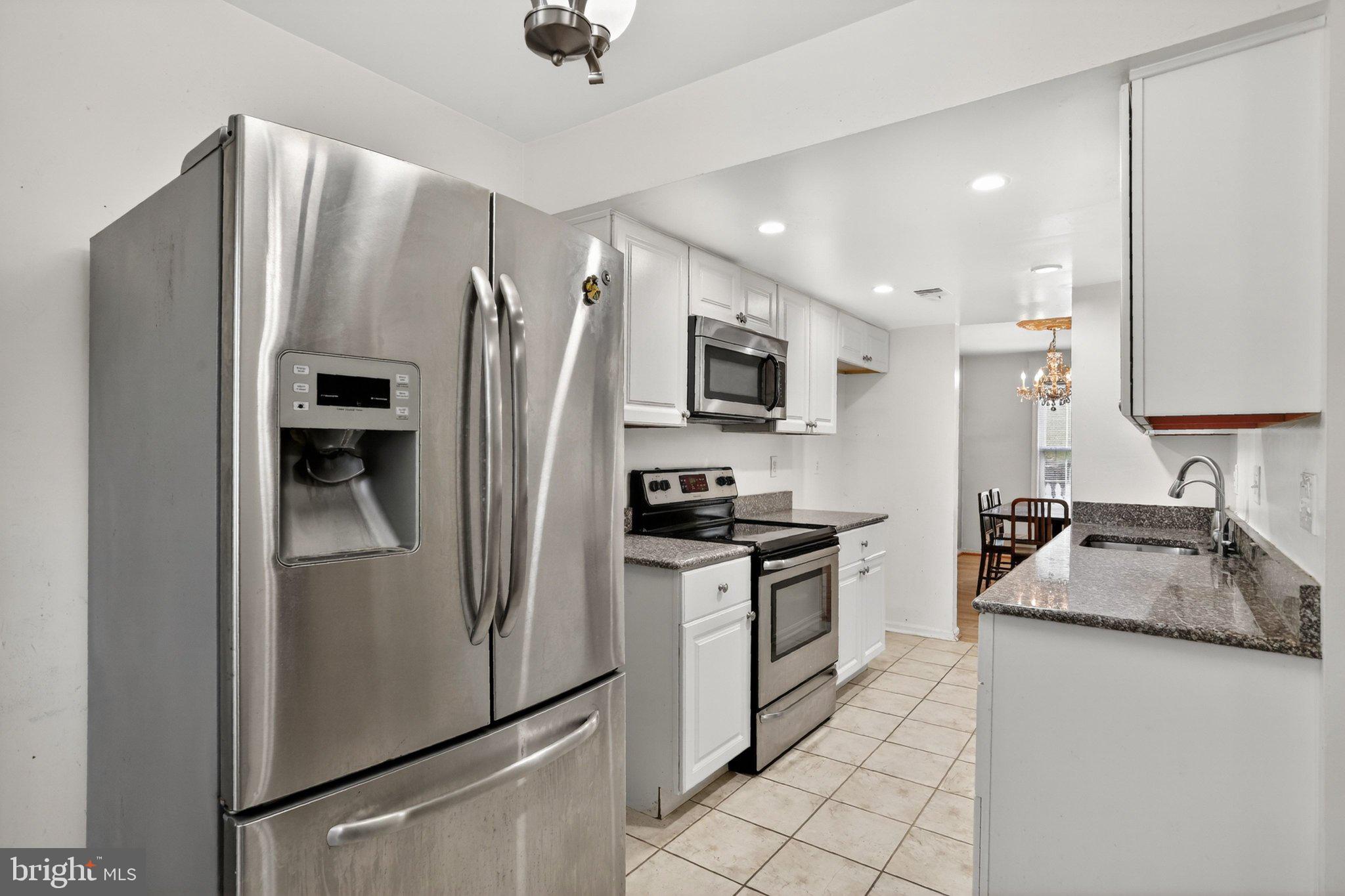 SHADOW OAK - Residential