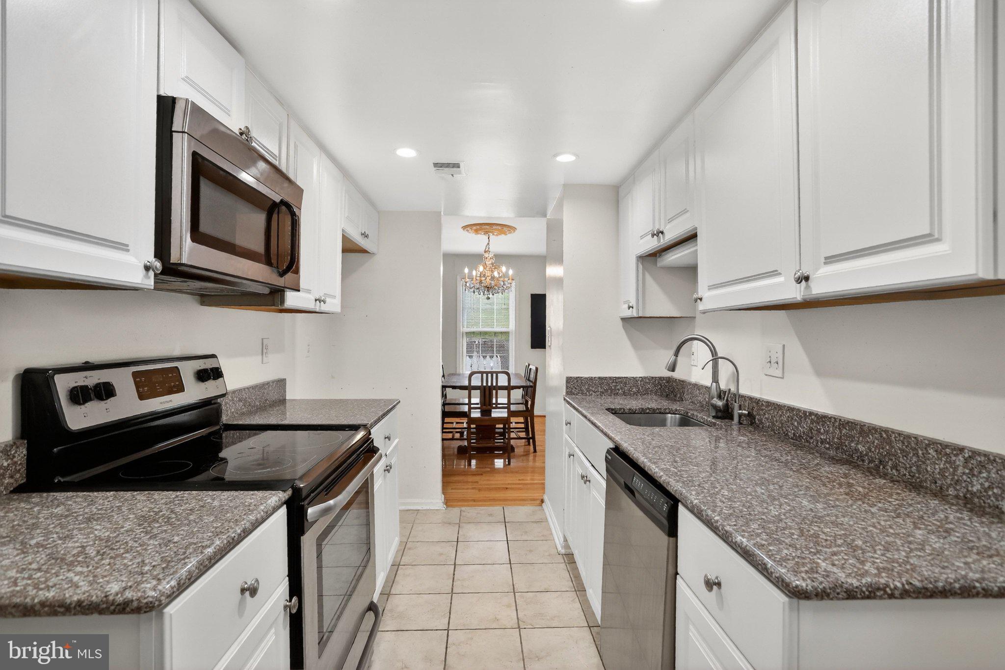 SHADOW OAK - Residential