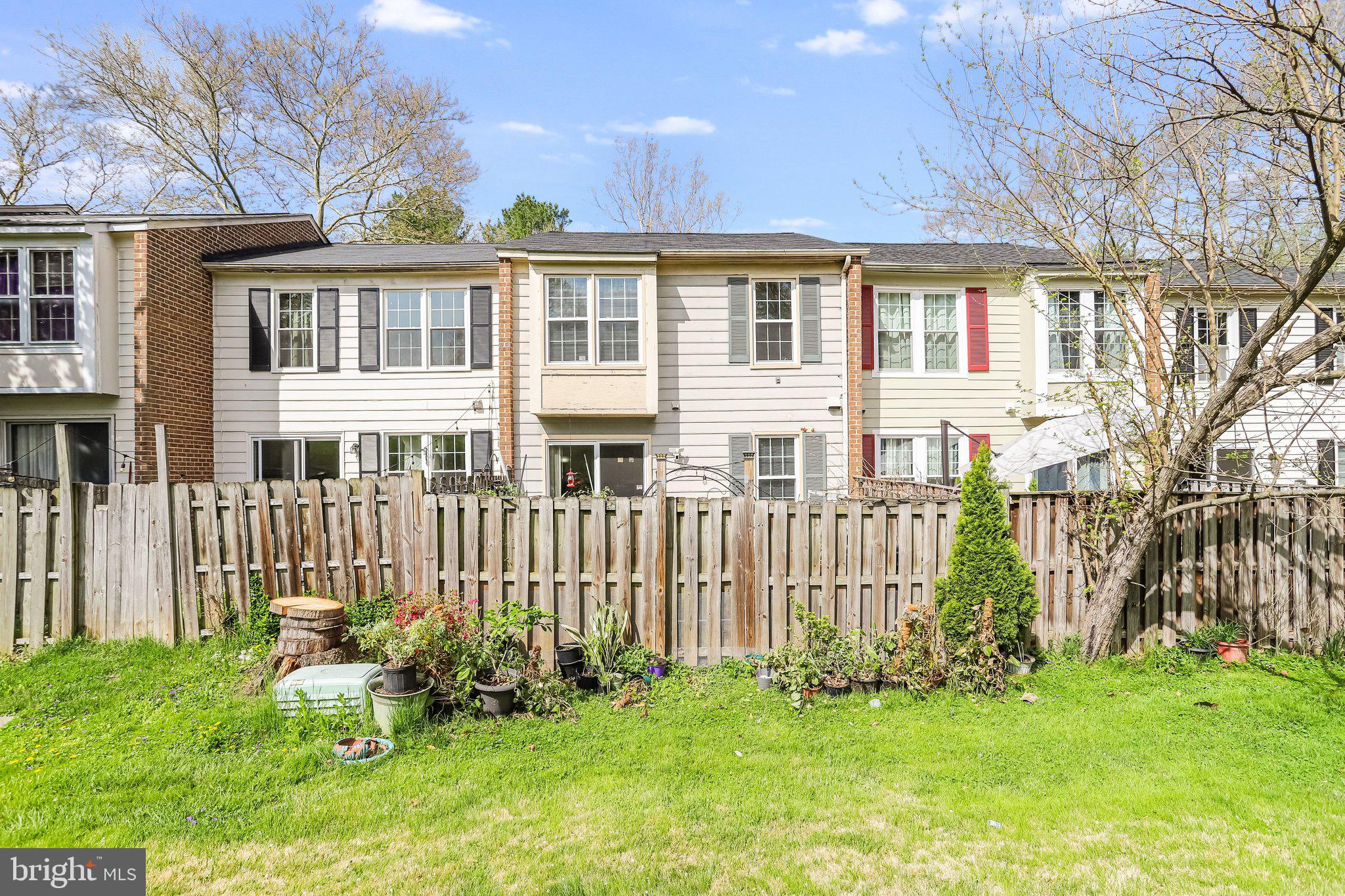 SHADOW OAK - Residential