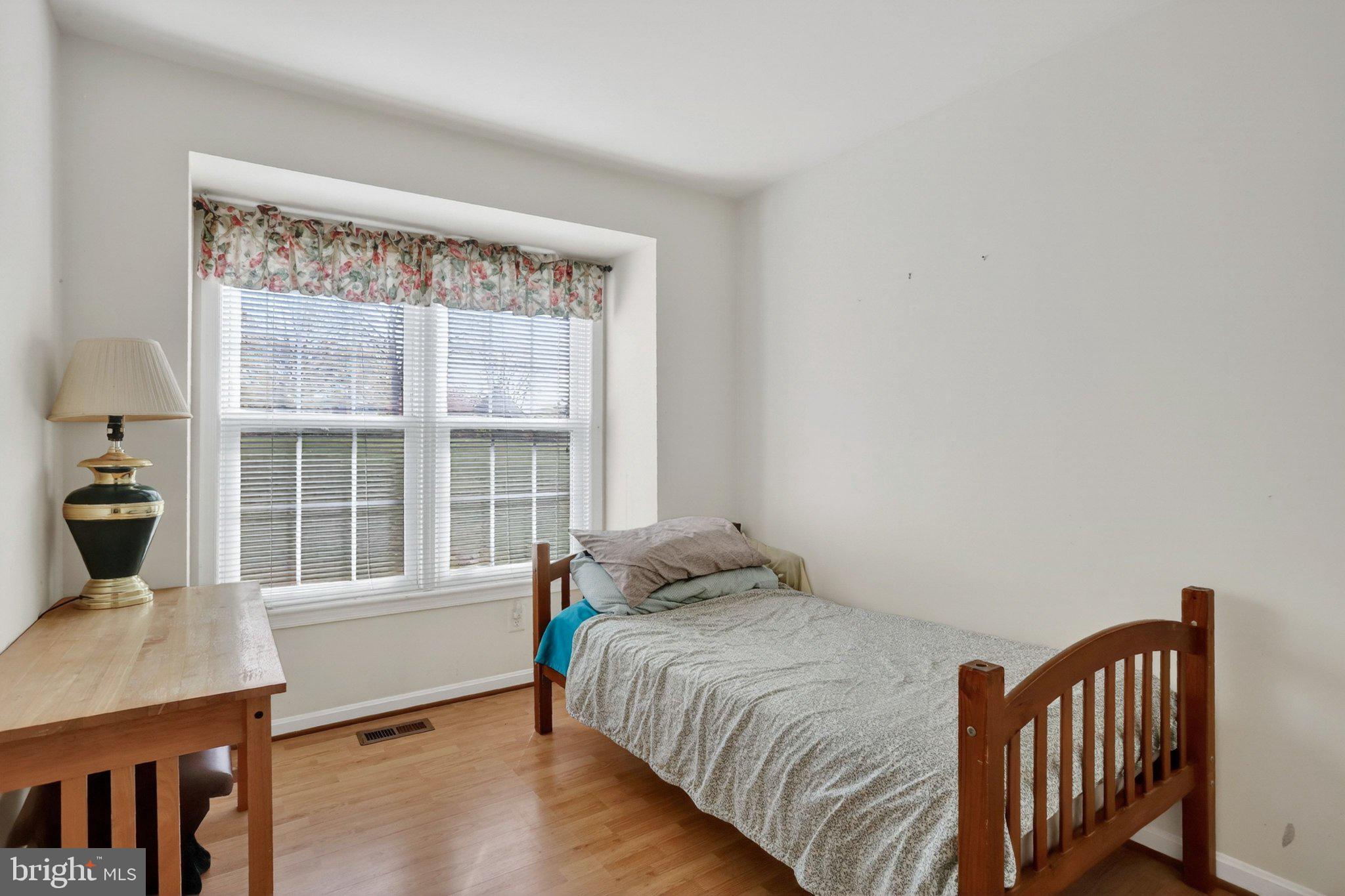 SHADOW OAK - Residential