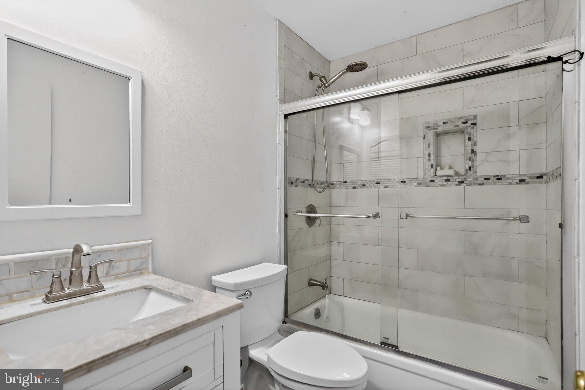 SHADOW OAK - Residential