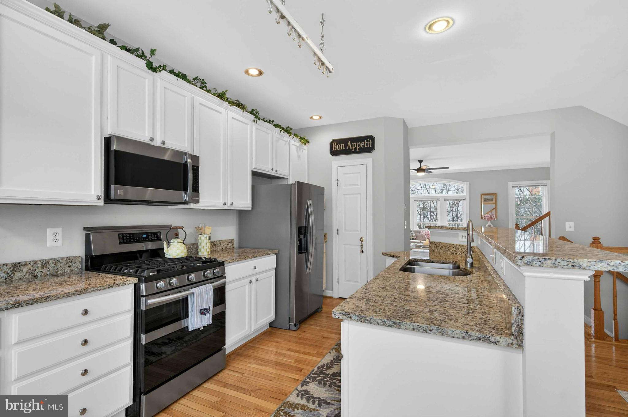 SUMMERS GROVE - Residential