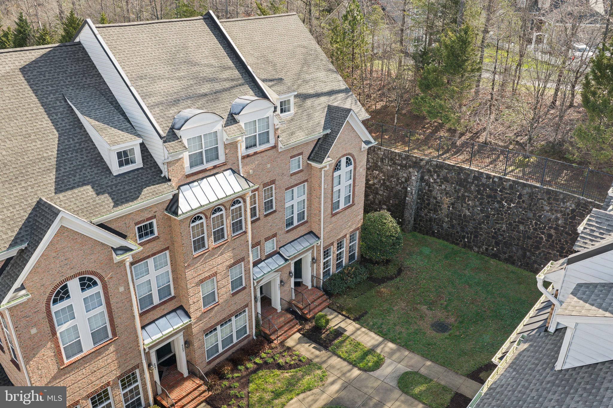 THE TOWNES CONDOMINIUM - Residential