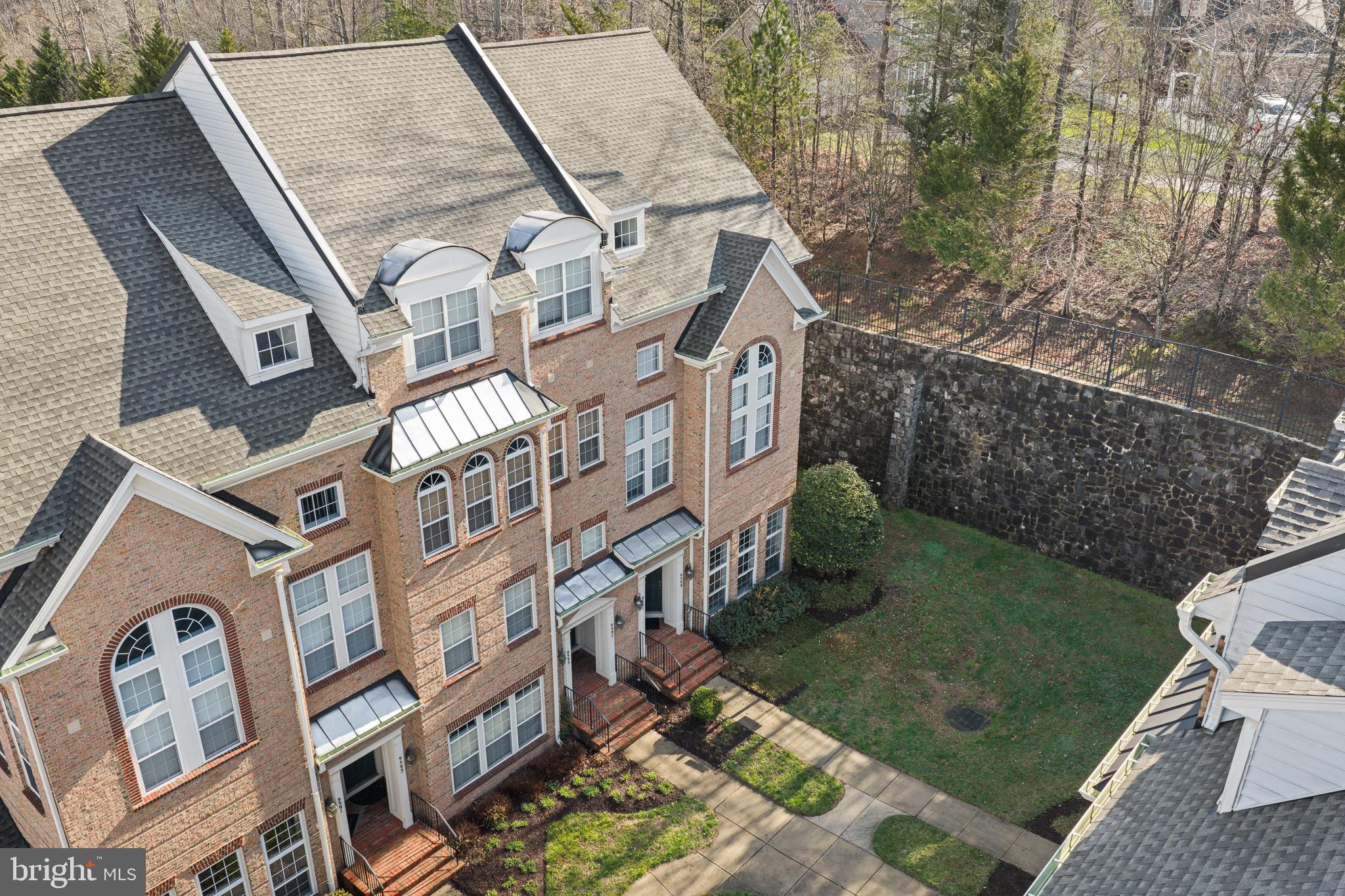 THE TOWNES CONDOMINIUM - Residential