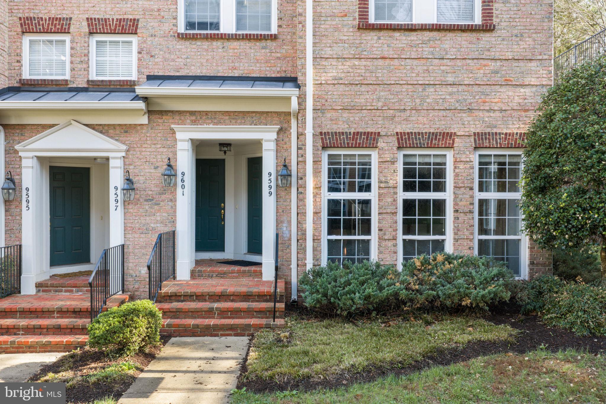 THE TOWNES CONDOMINIUM - Residential