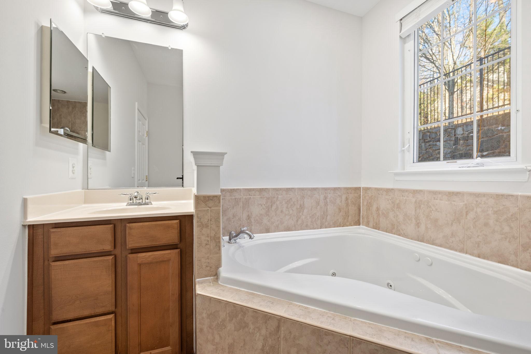 THE TOWNES CONDOMINIUM - Residential