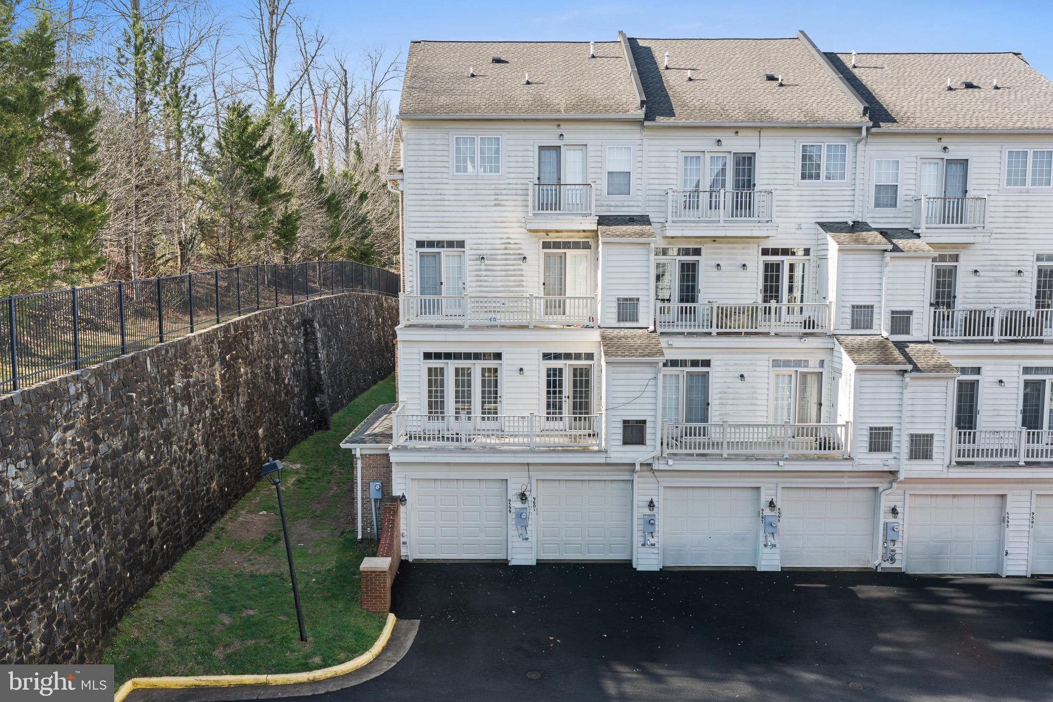 THE TOWNES CONDOMINIUM - Residential