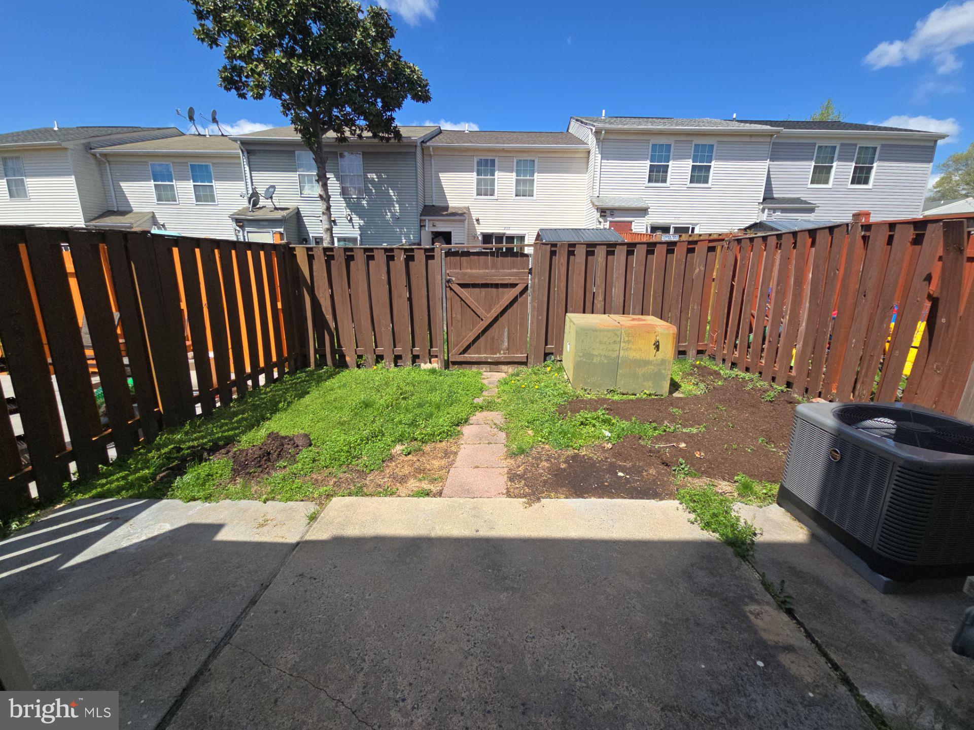 REFLECTION LAKE - Residential Lease