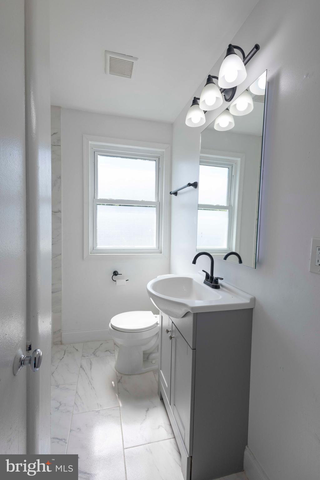 GLEN OAKS - Residential Lease