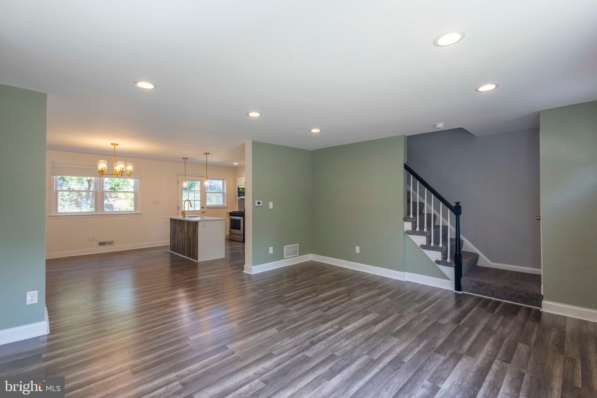 GLEN OAKS - Residential Lease