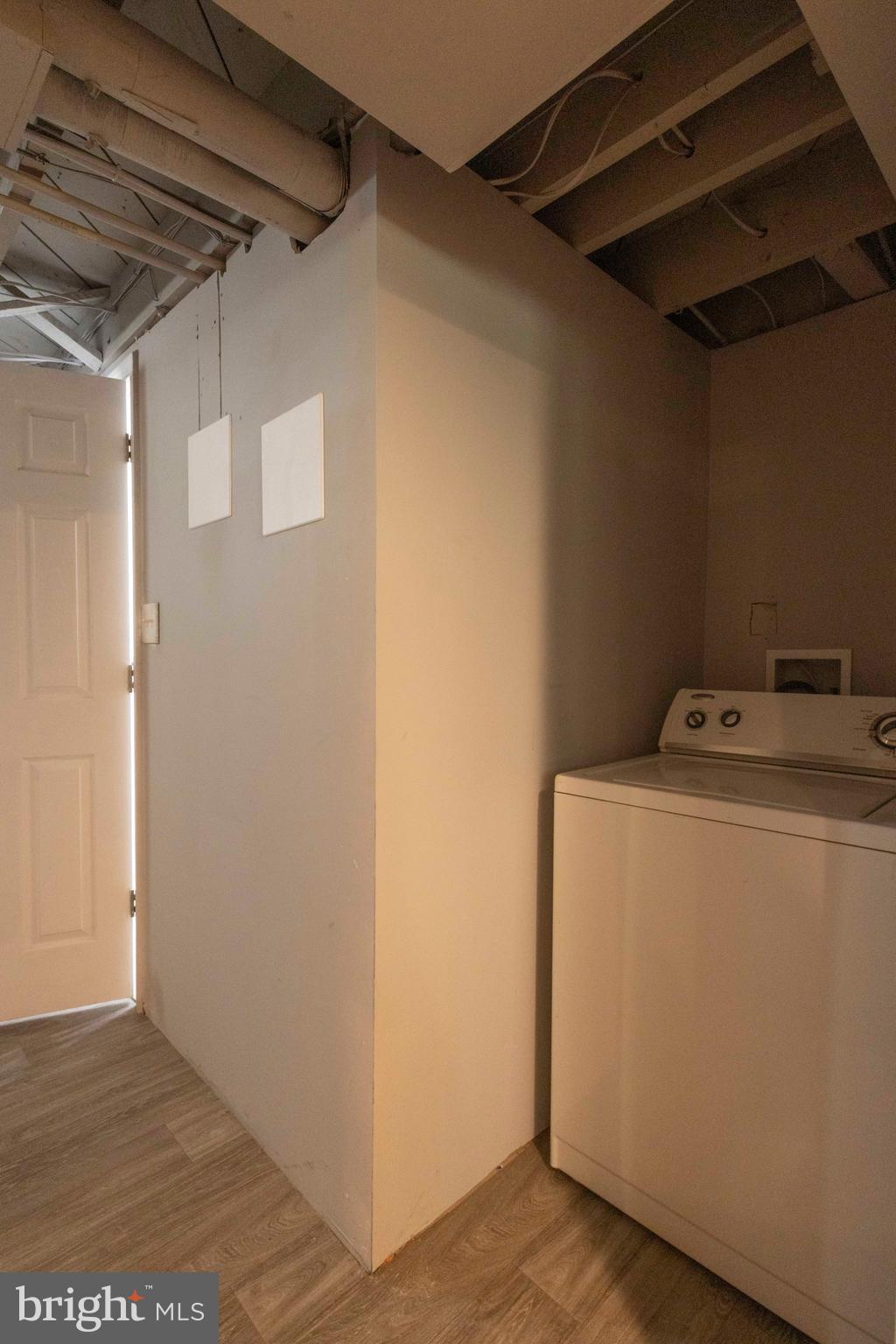 GLEN OAKS - Residential Lease