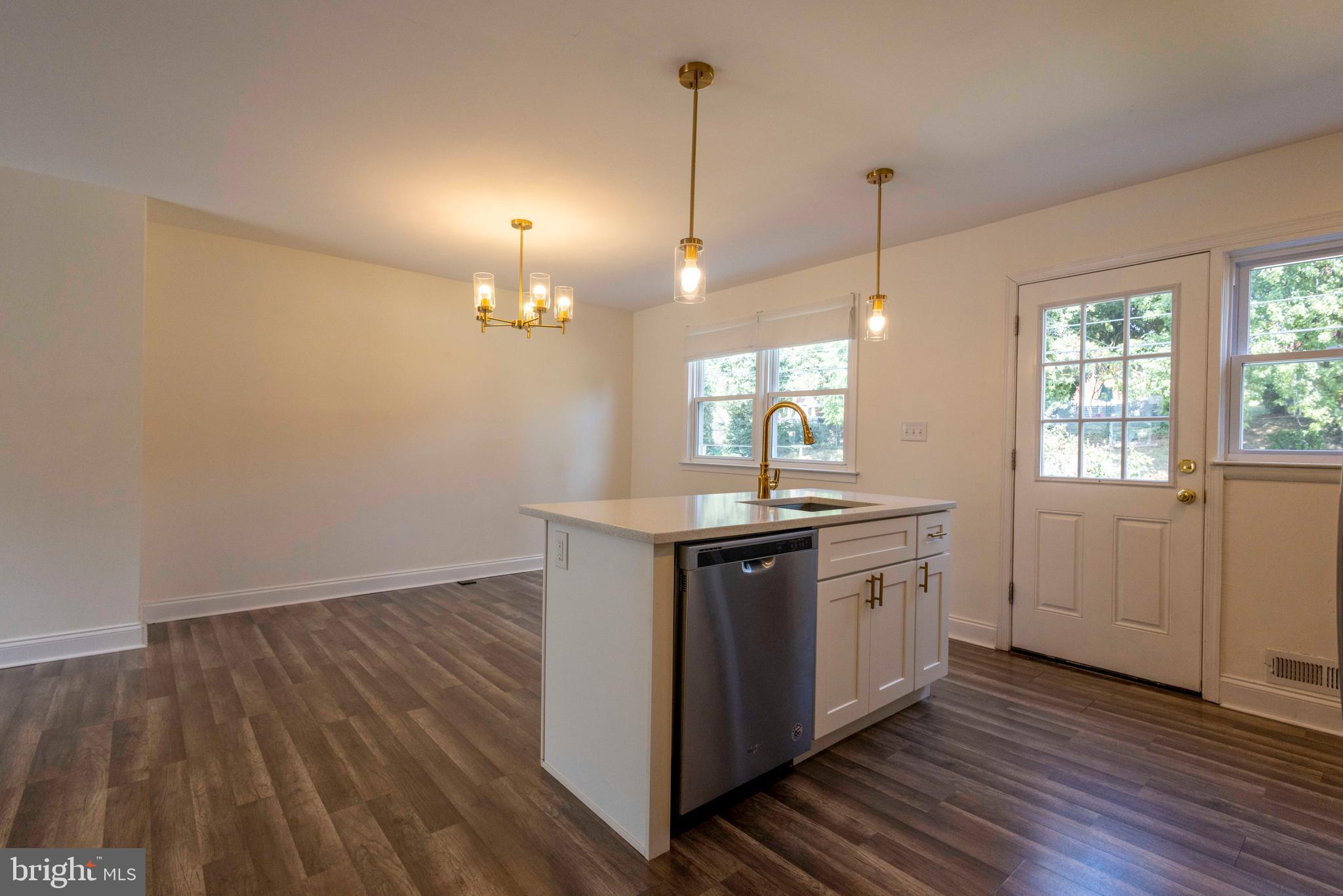 GLEN OAKS - Residential Lease