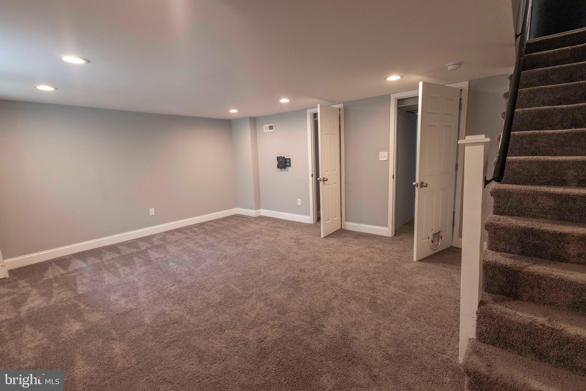 GLEN OAKS - Residential Lease