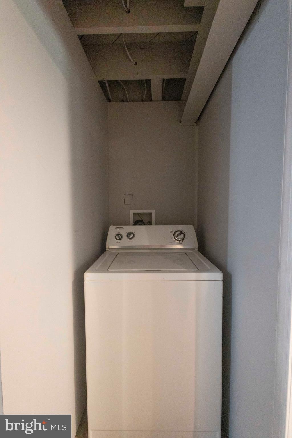 GLEN OAKS - Residential Lease