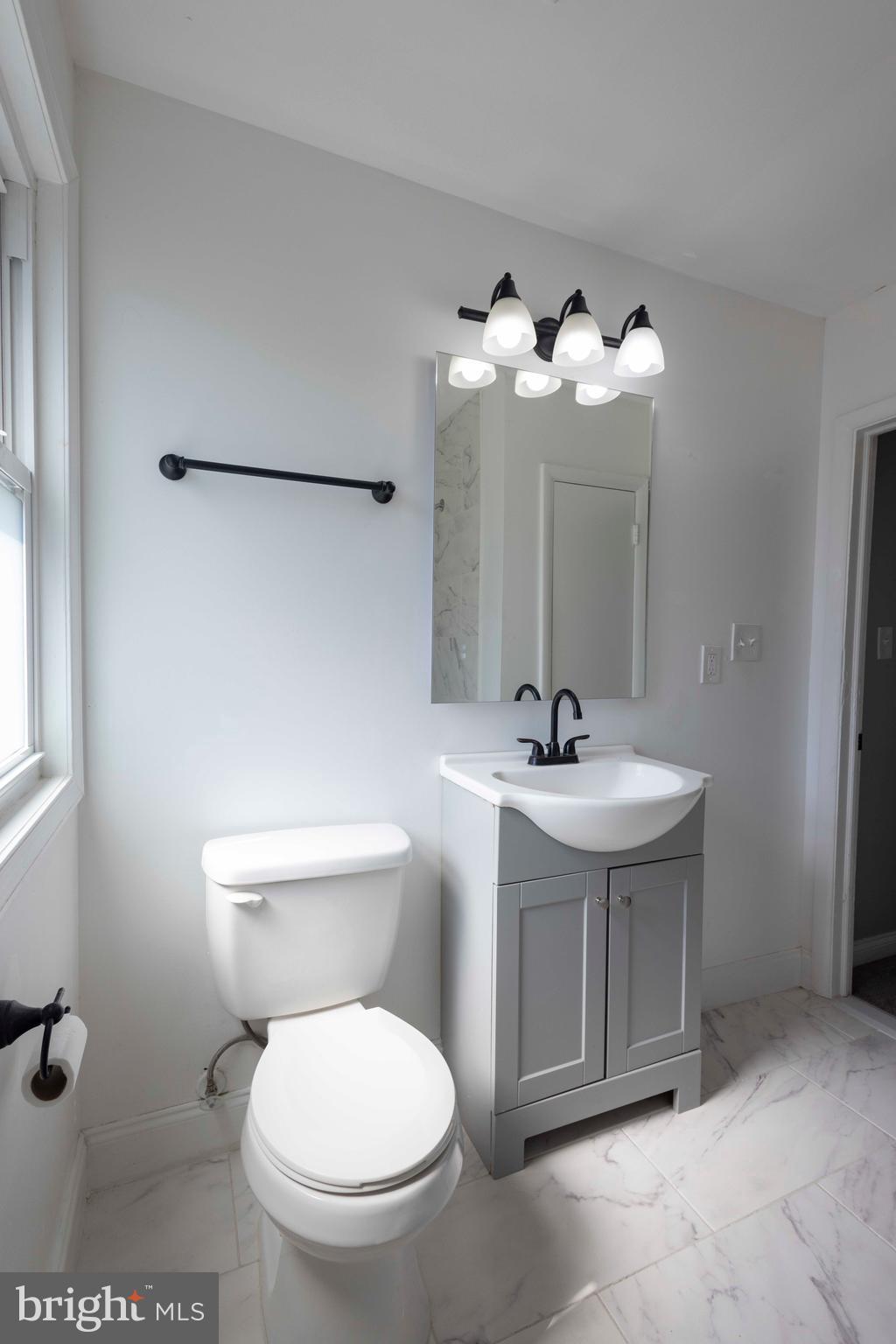 GLEN OAKS - Residential Lease