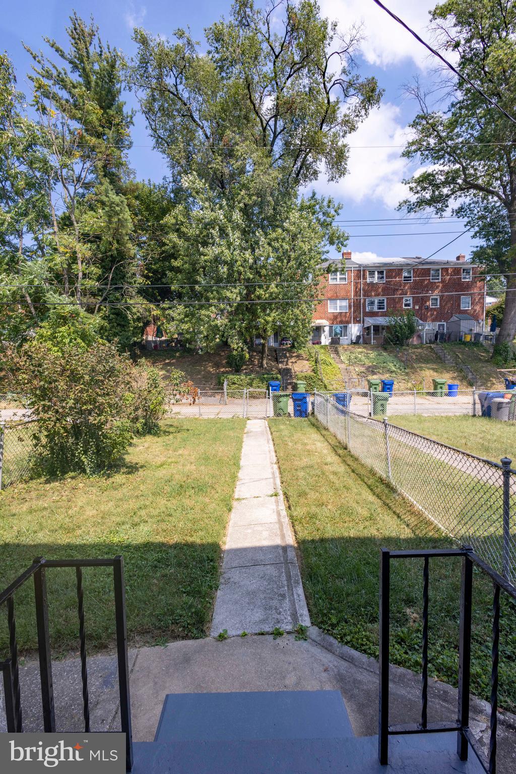 GLEN OAKS - Residential Lease