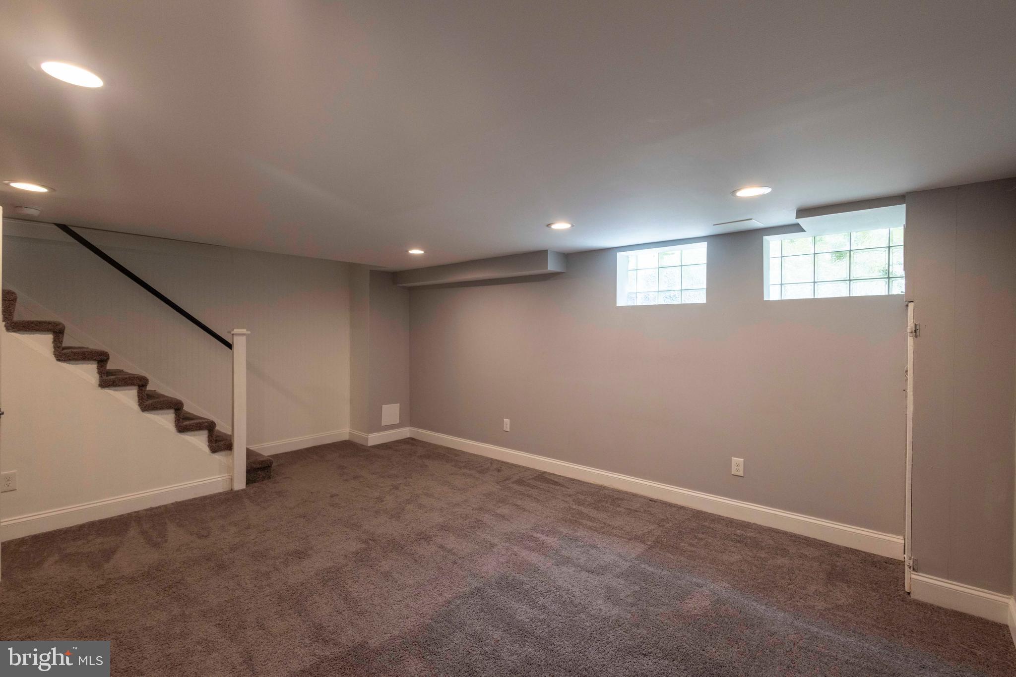 GLEN OAKS - Residential Lease