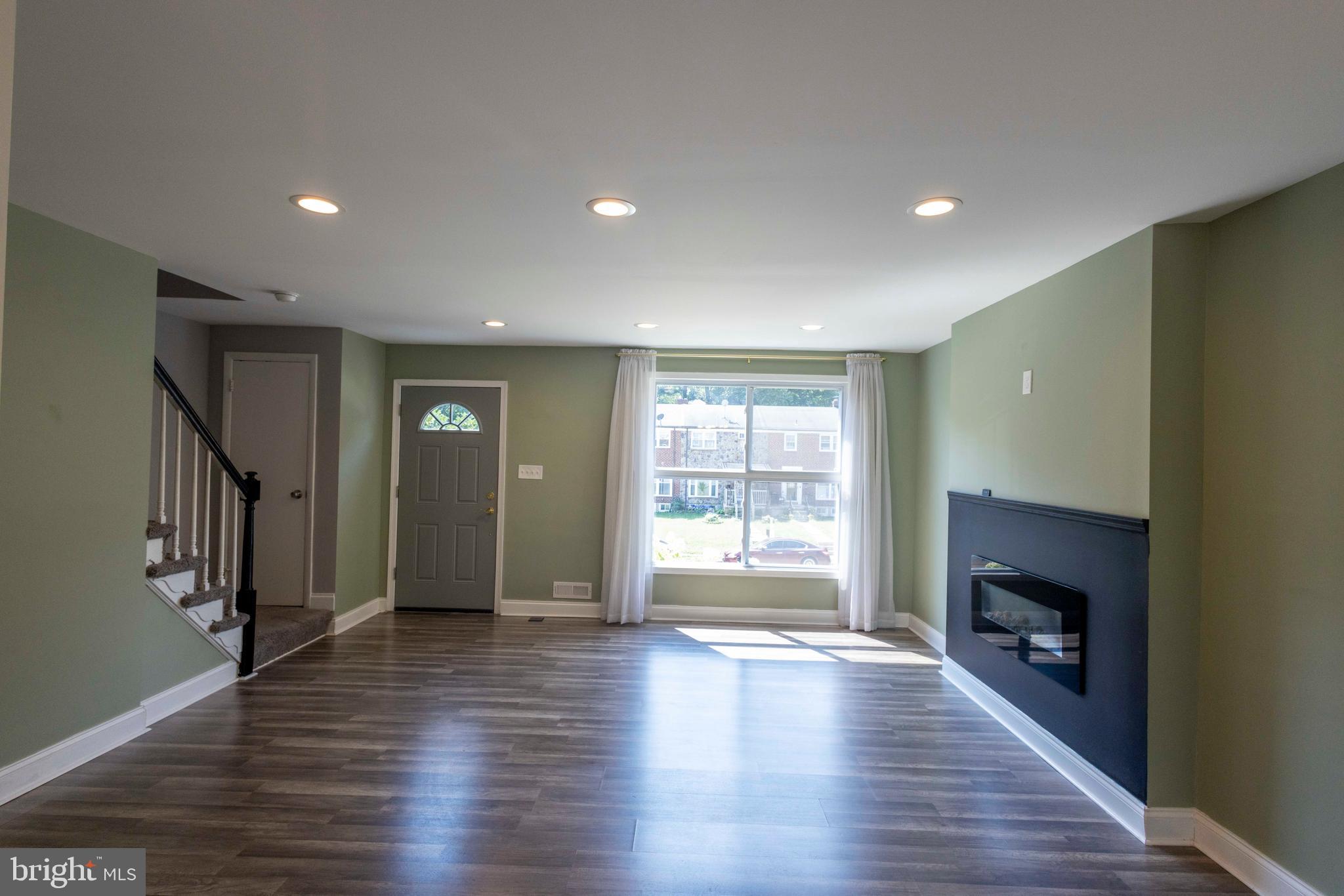 GLEN OAKS - Residential Lease