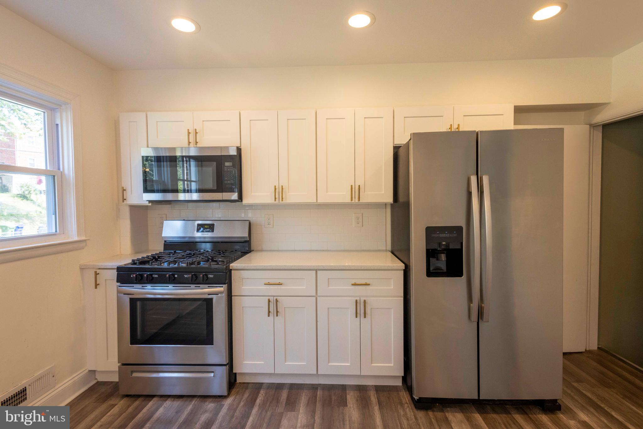 GLEN OAKS - Residential Lease