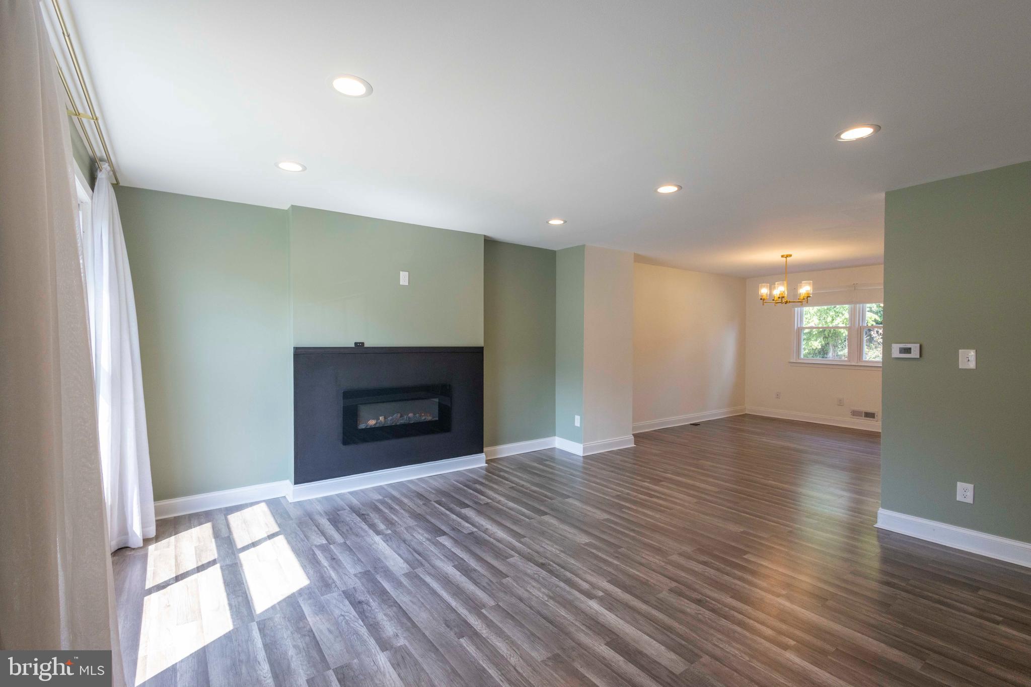 GLEN OAKS - Residential Lease