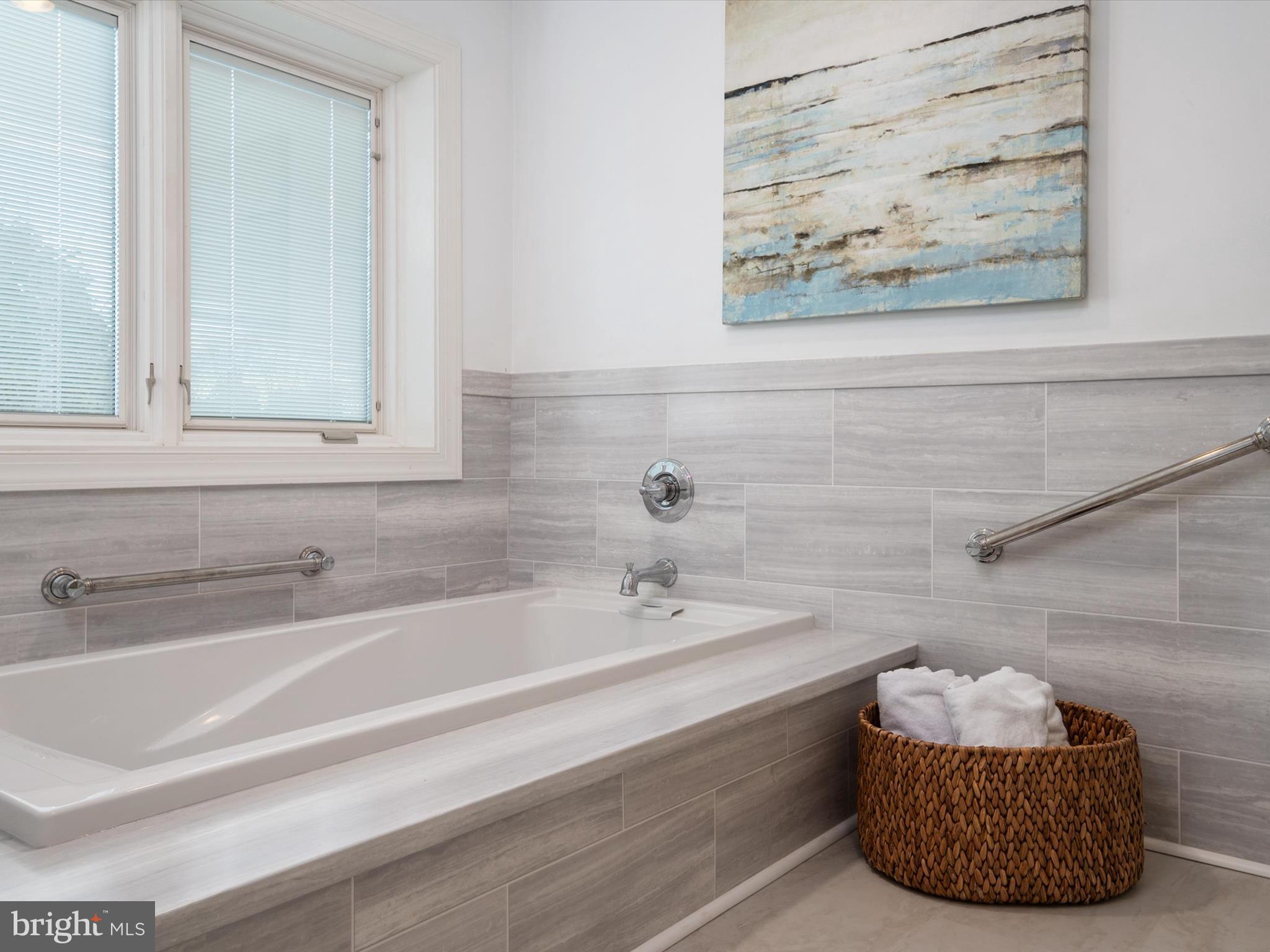 CHESAPEAKE LANDING - Residential