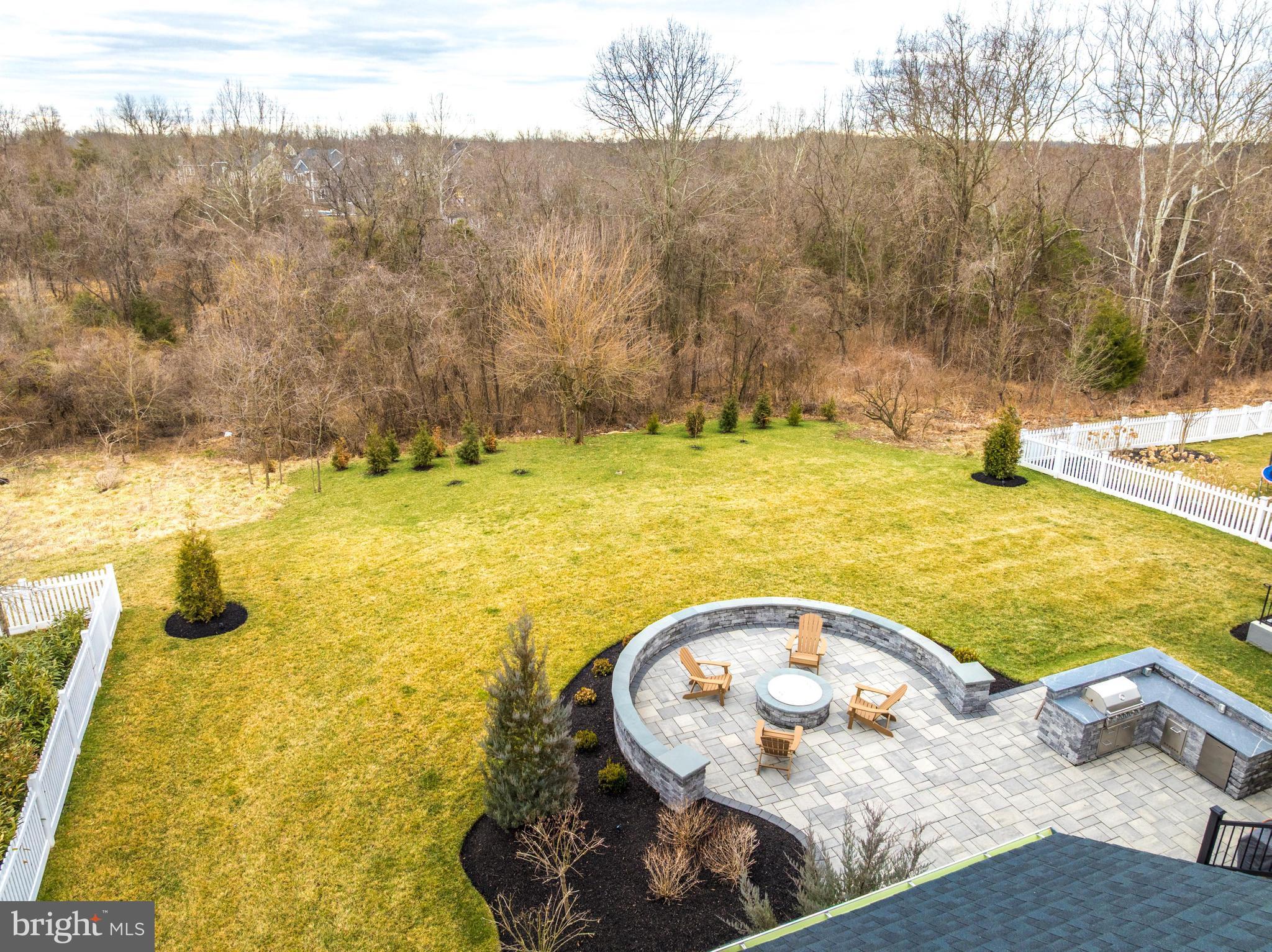 GREENS SOUTH AT WILLOWSF - Residential