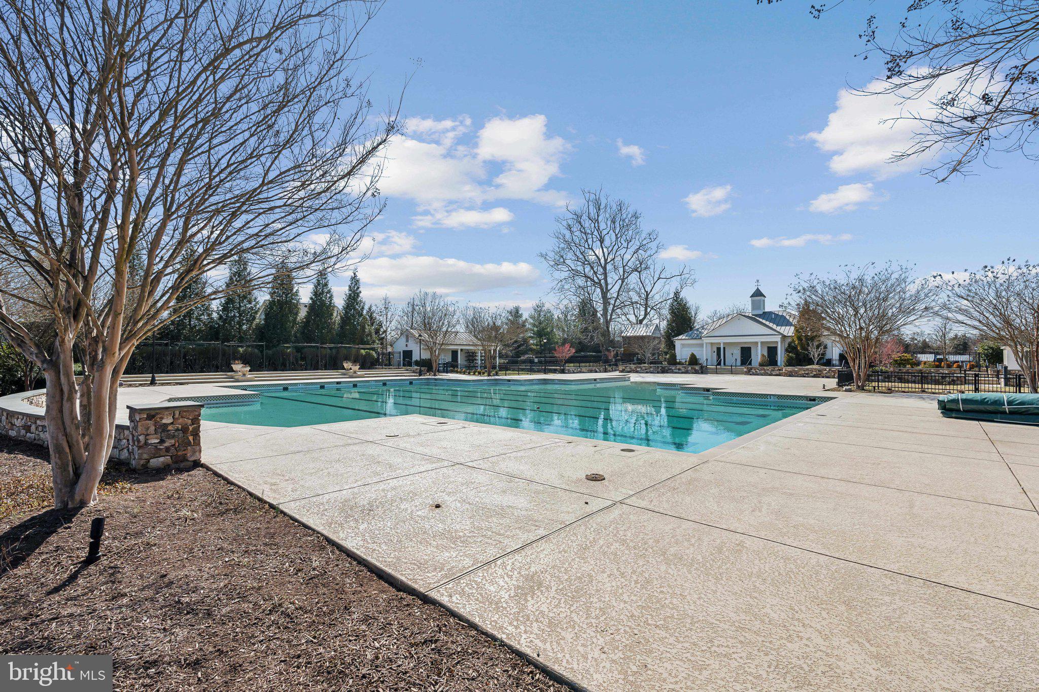 GREENS SOUTH AT WILLOWSF - Residential