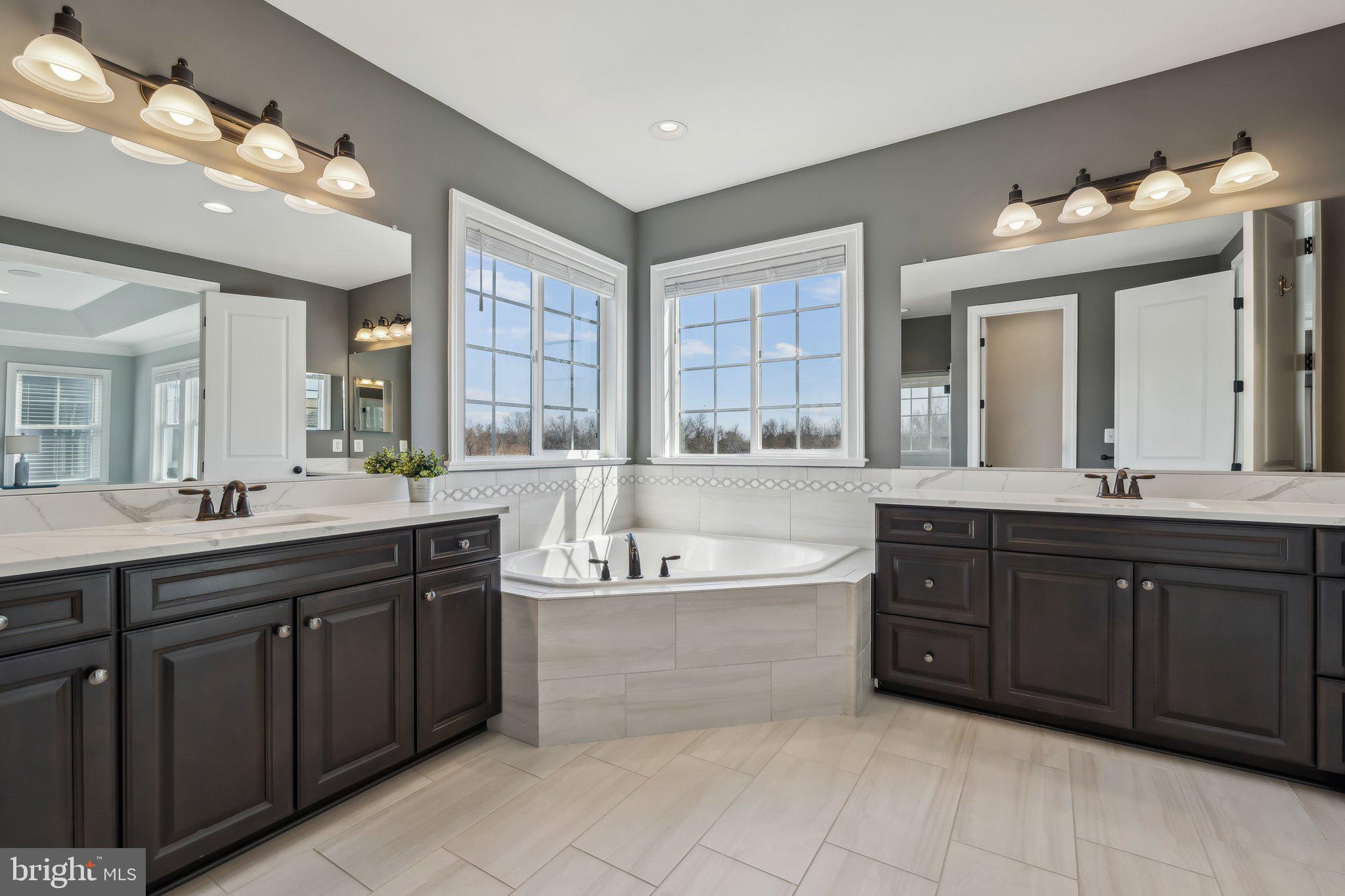 GREENS SOUTH AT WILLOWSF - Residential