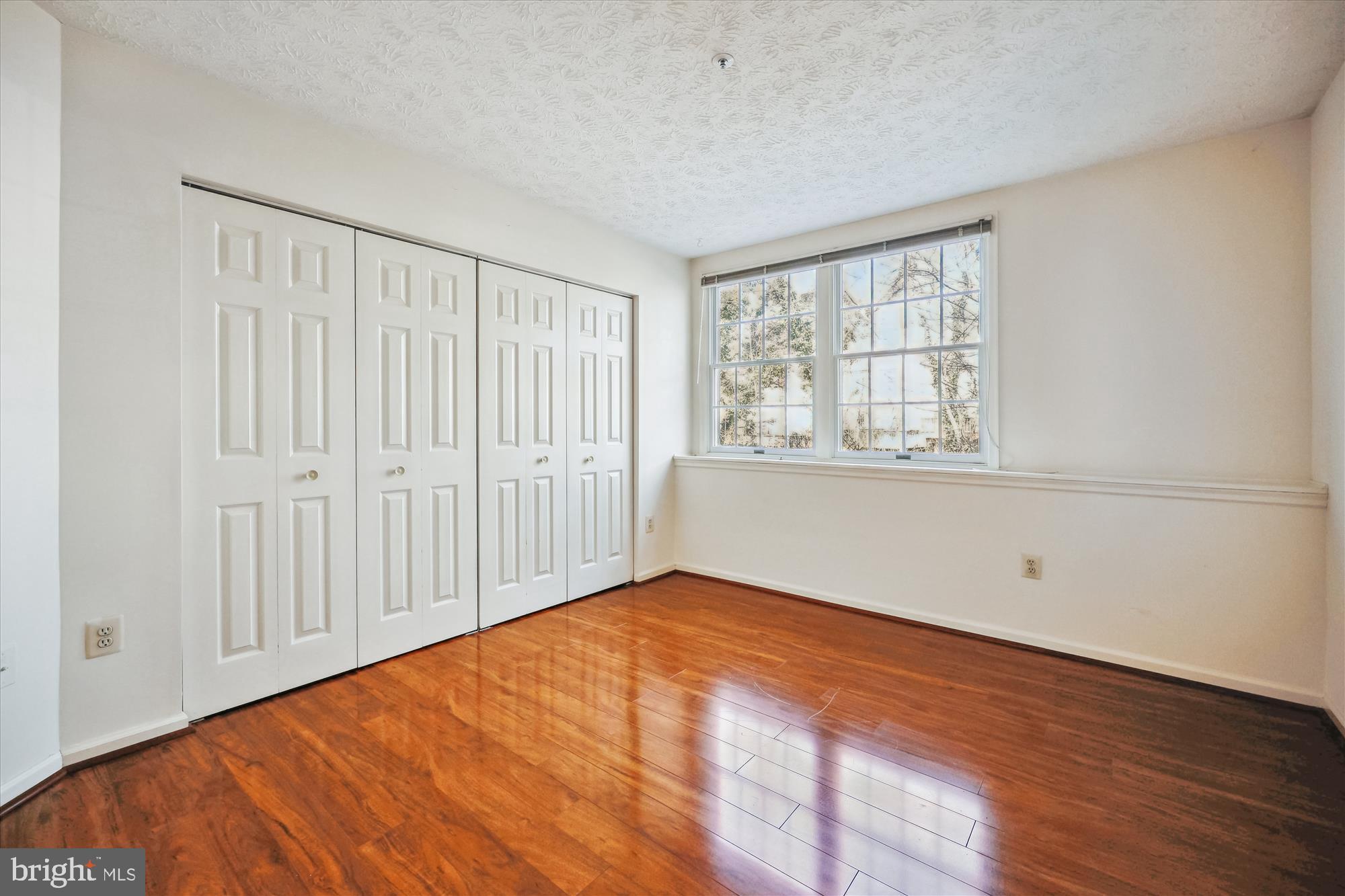 WATERS EDGE AT NORTH LAKE - Residential