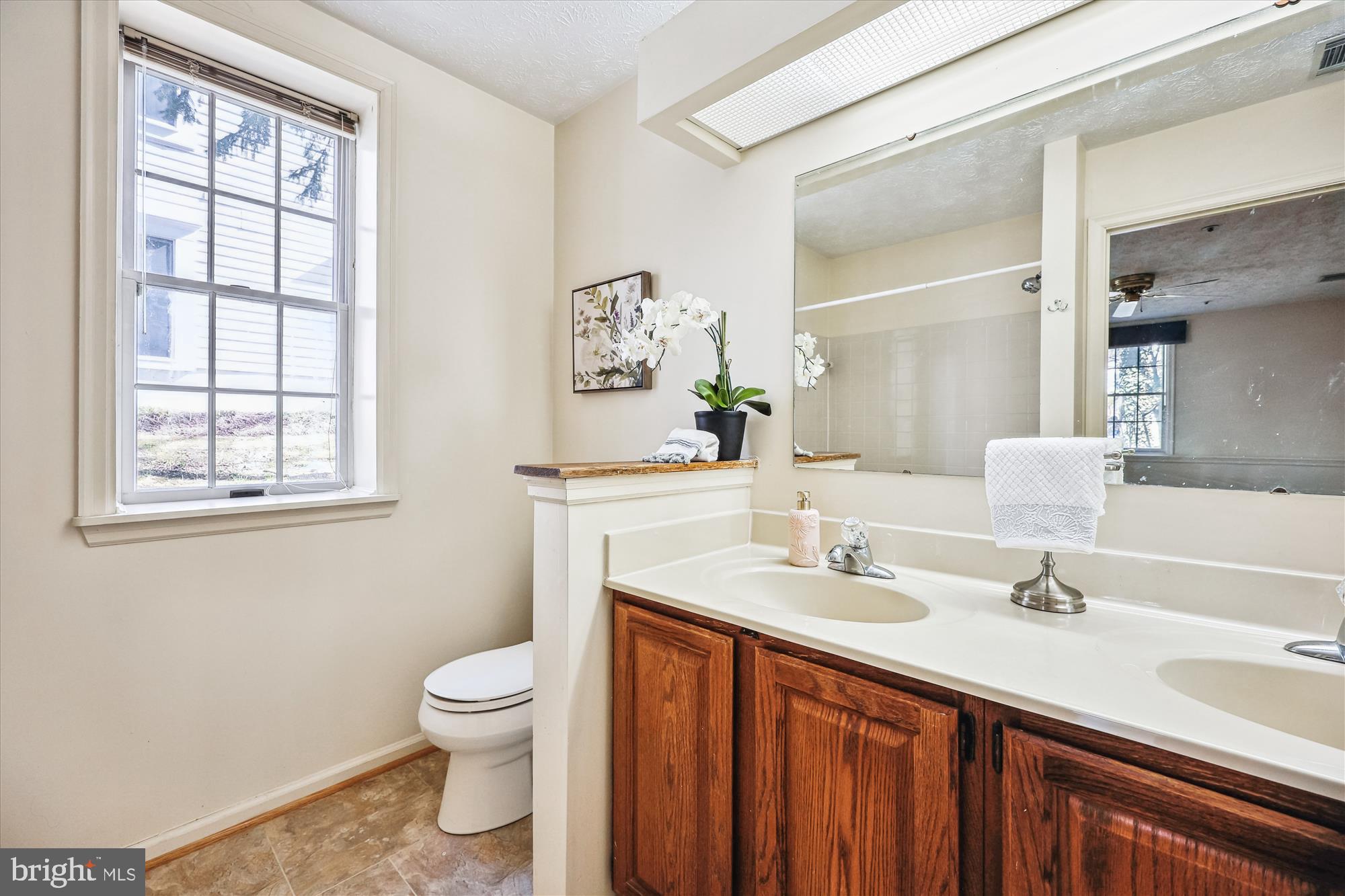 WATERS EDGE AT NORTH LAKE - Residential