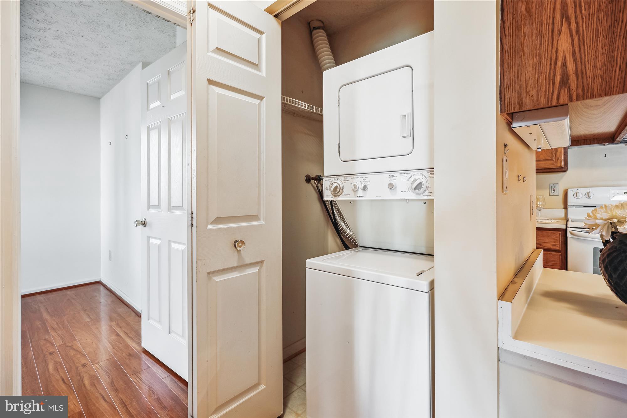 WATERS EDGE AT NORTH LAKE - Residential