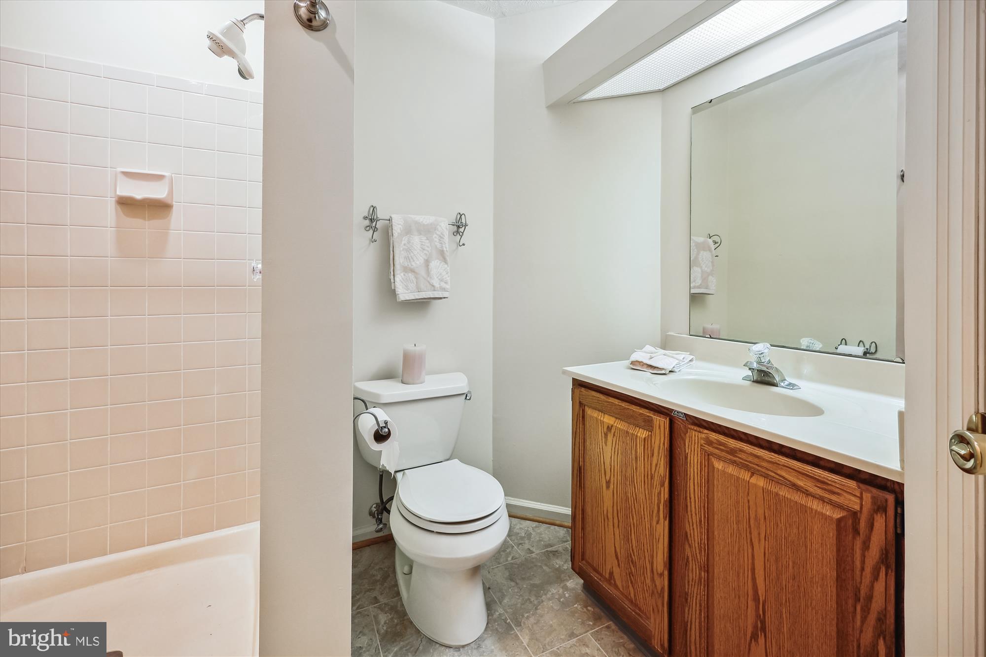 WATERS EDGE AT NORTH LAKE - Residential