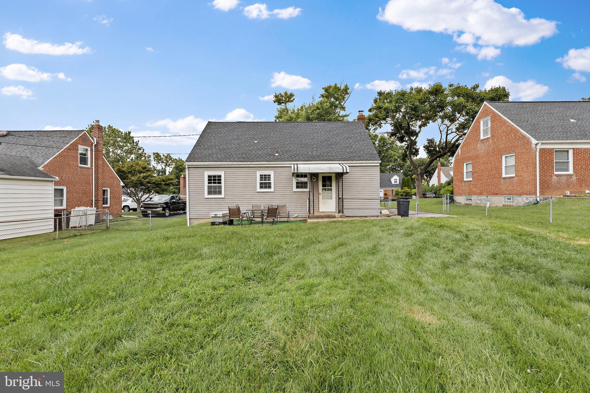 GREENTOP MANOR - Residential