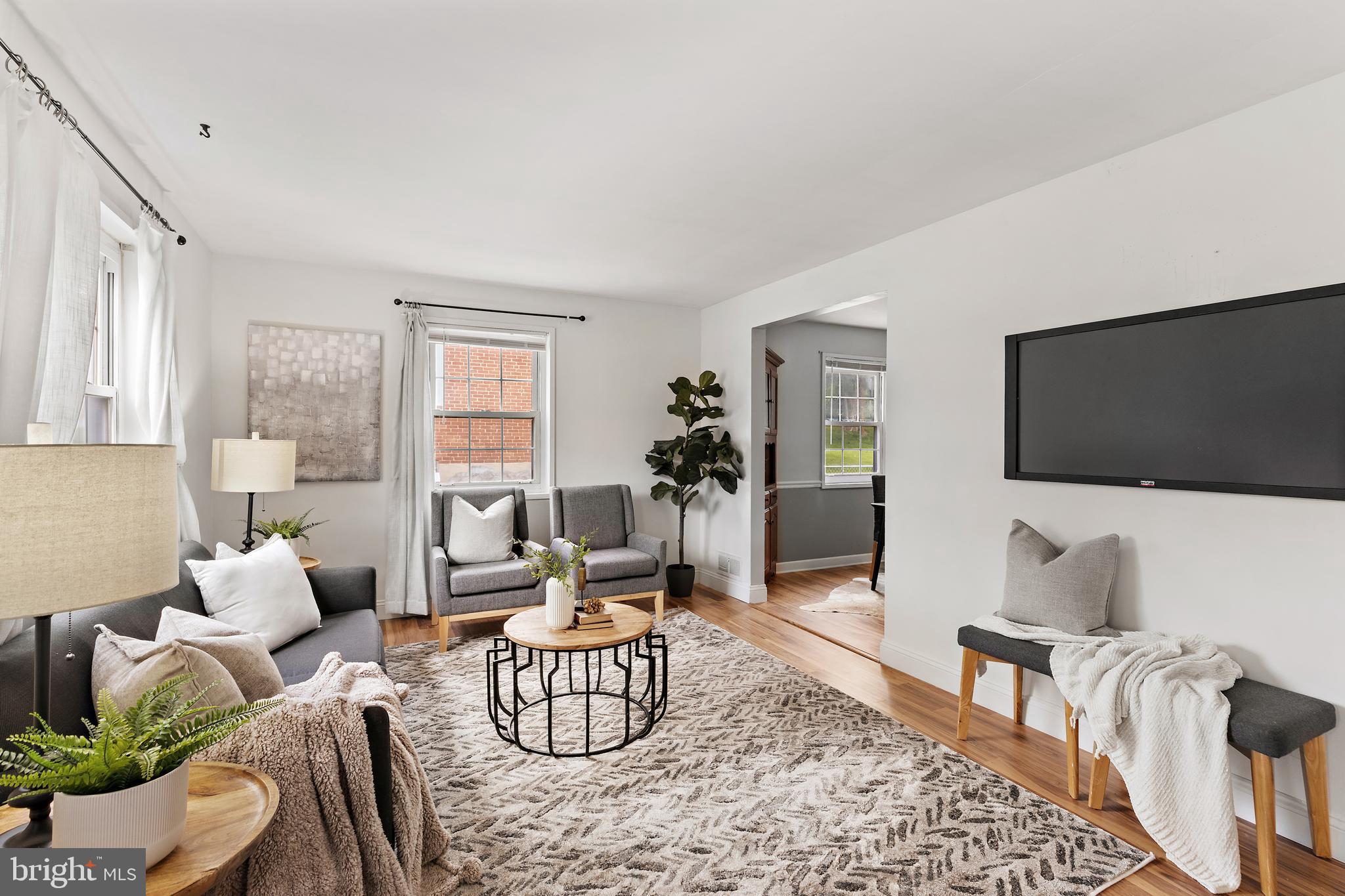 GREENTOP MANOR - Residential