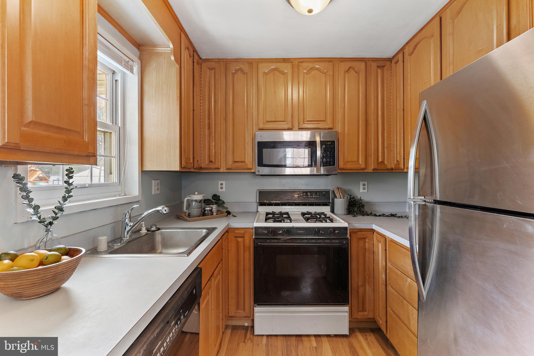 GREENTOP MANOR - Residential