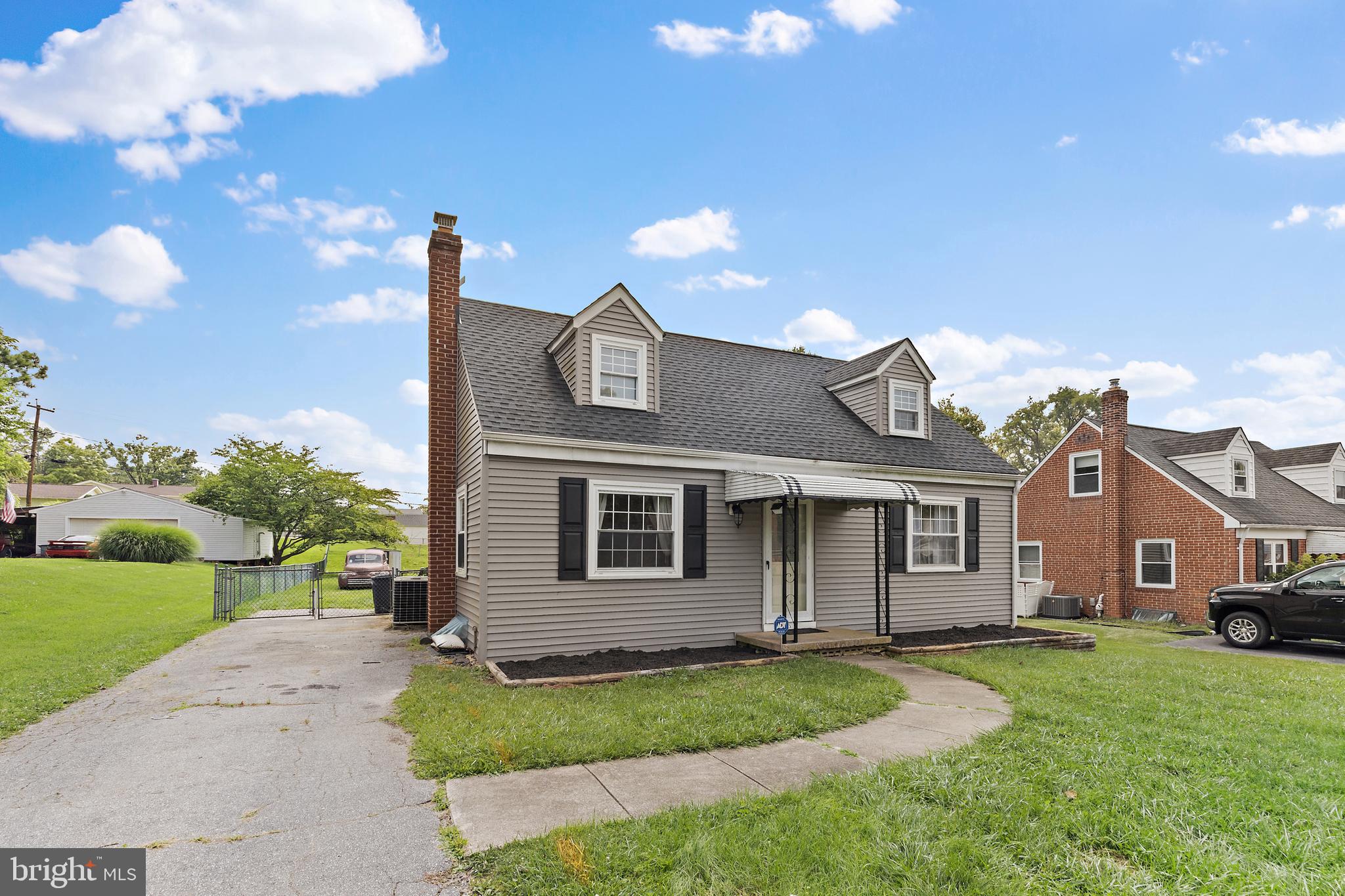 GREENTOP MANOR - Residential