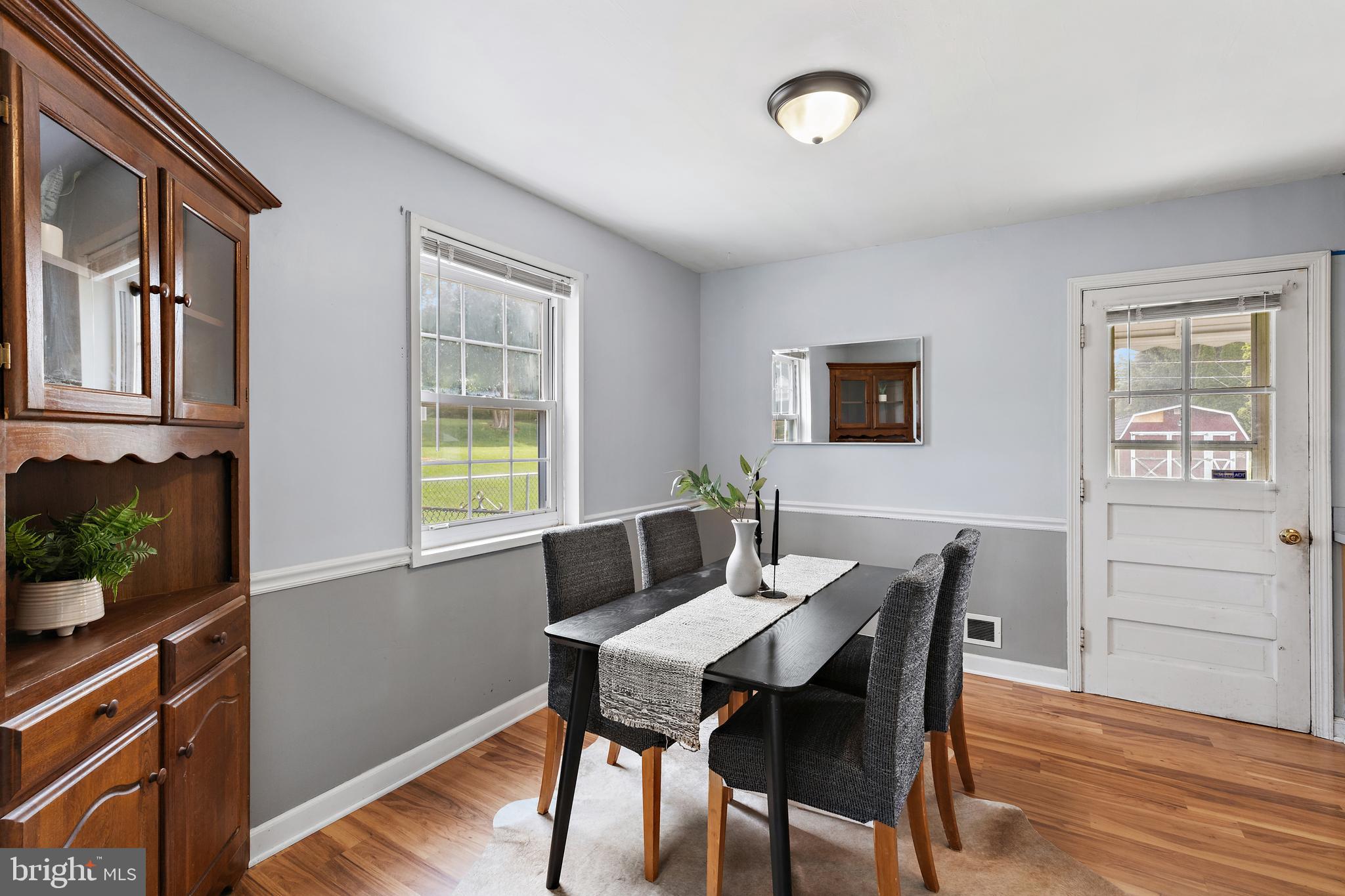 GREENTOP MANOR - Residential