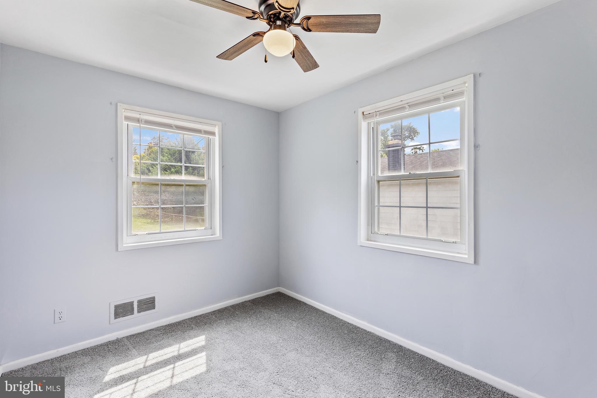 GREENTOP MANOR - Residential