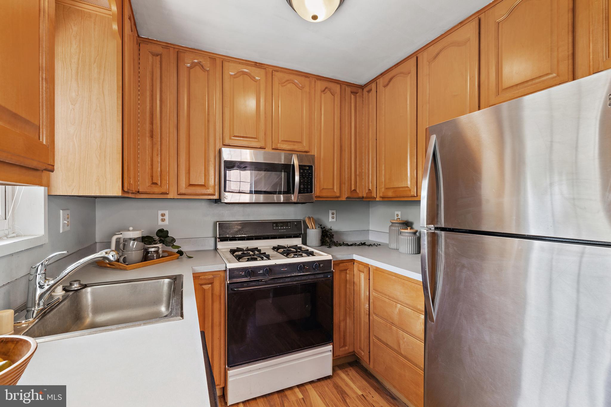 GREENTOP MANOR - Residential