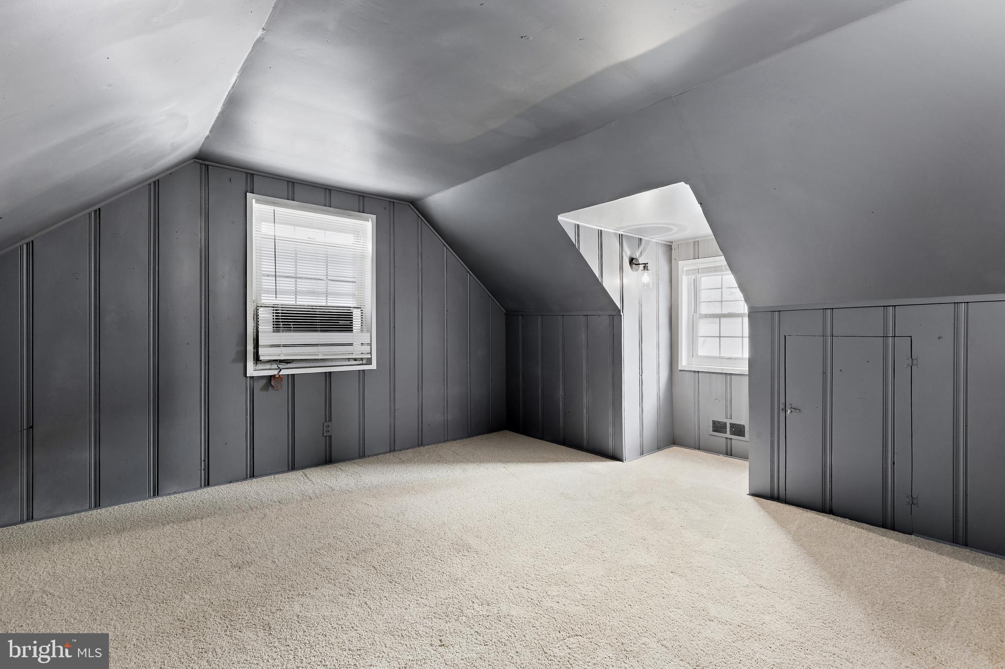 GREENTOP MANOR - Residential