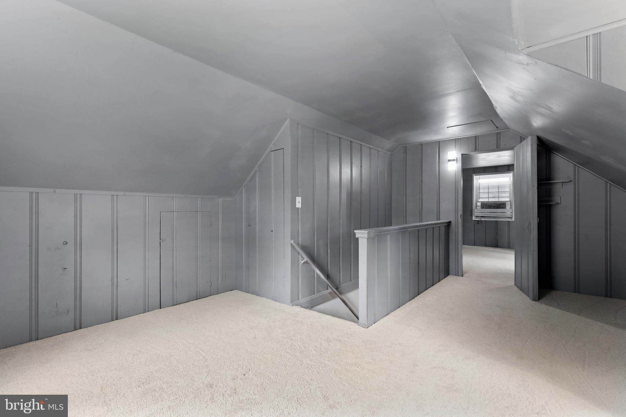 GREENTOP MANOR - Residential