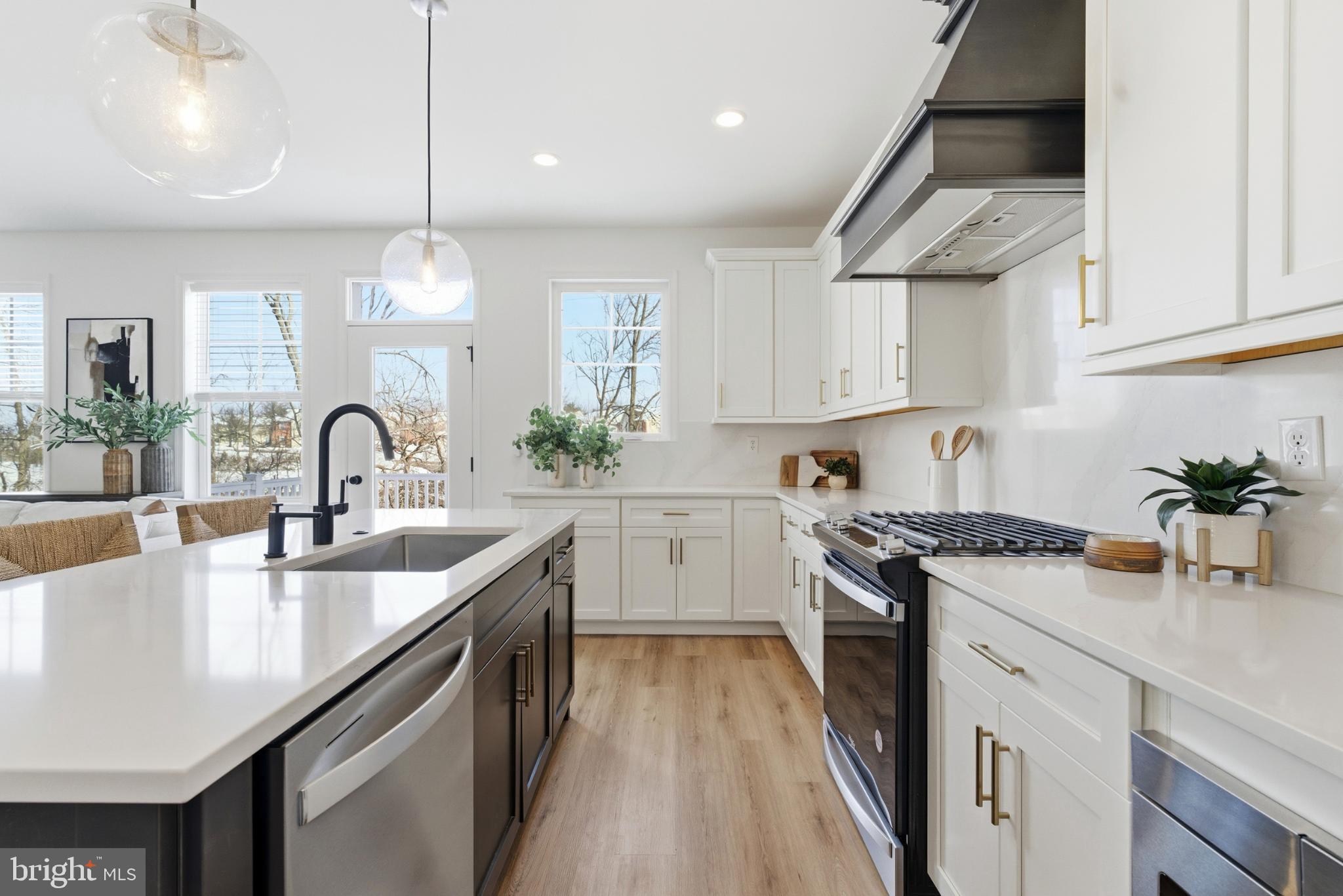 HIGHPOINTE AT SALFORD - Residential