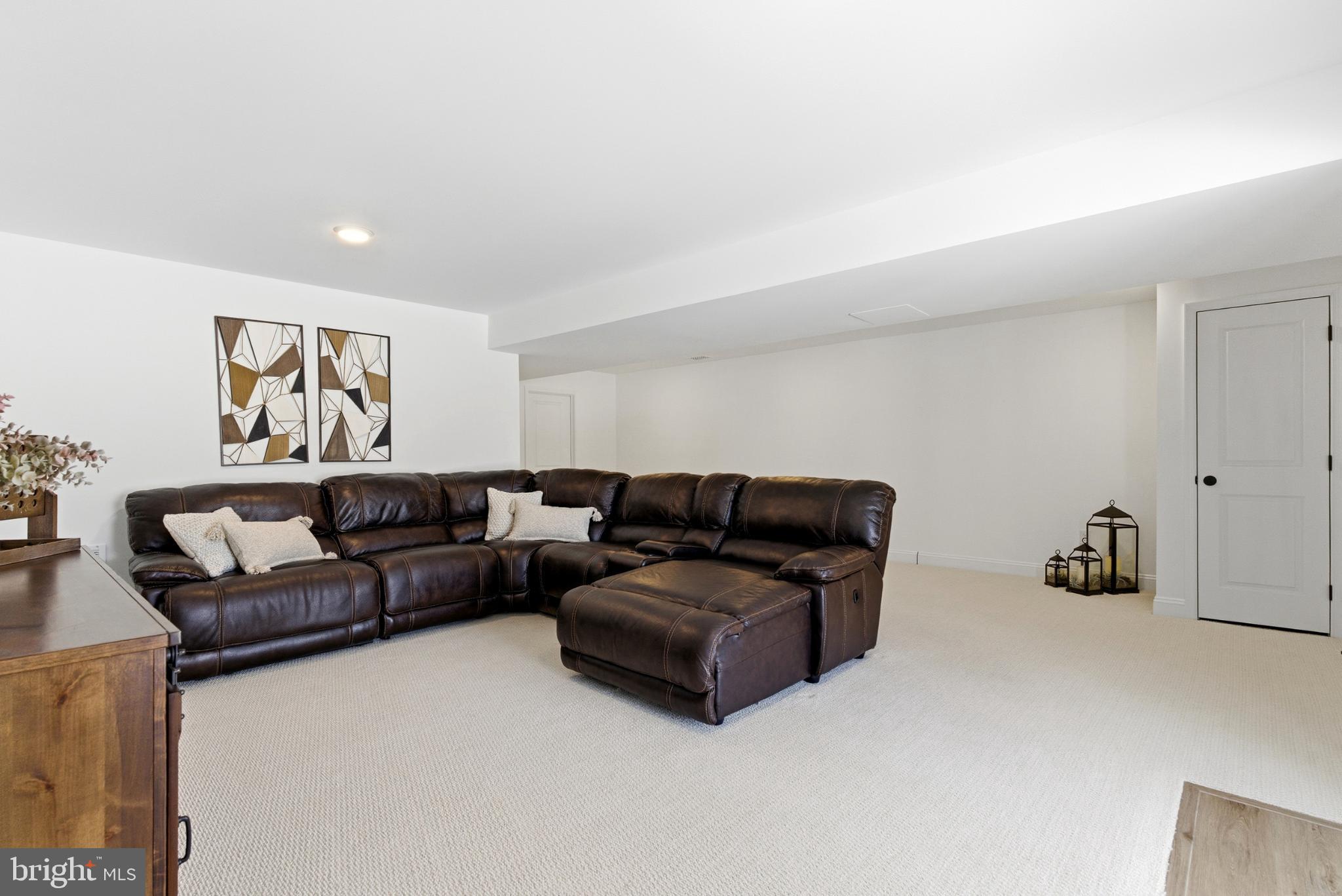 HIGHPOINTE AT SALFORD - Residential