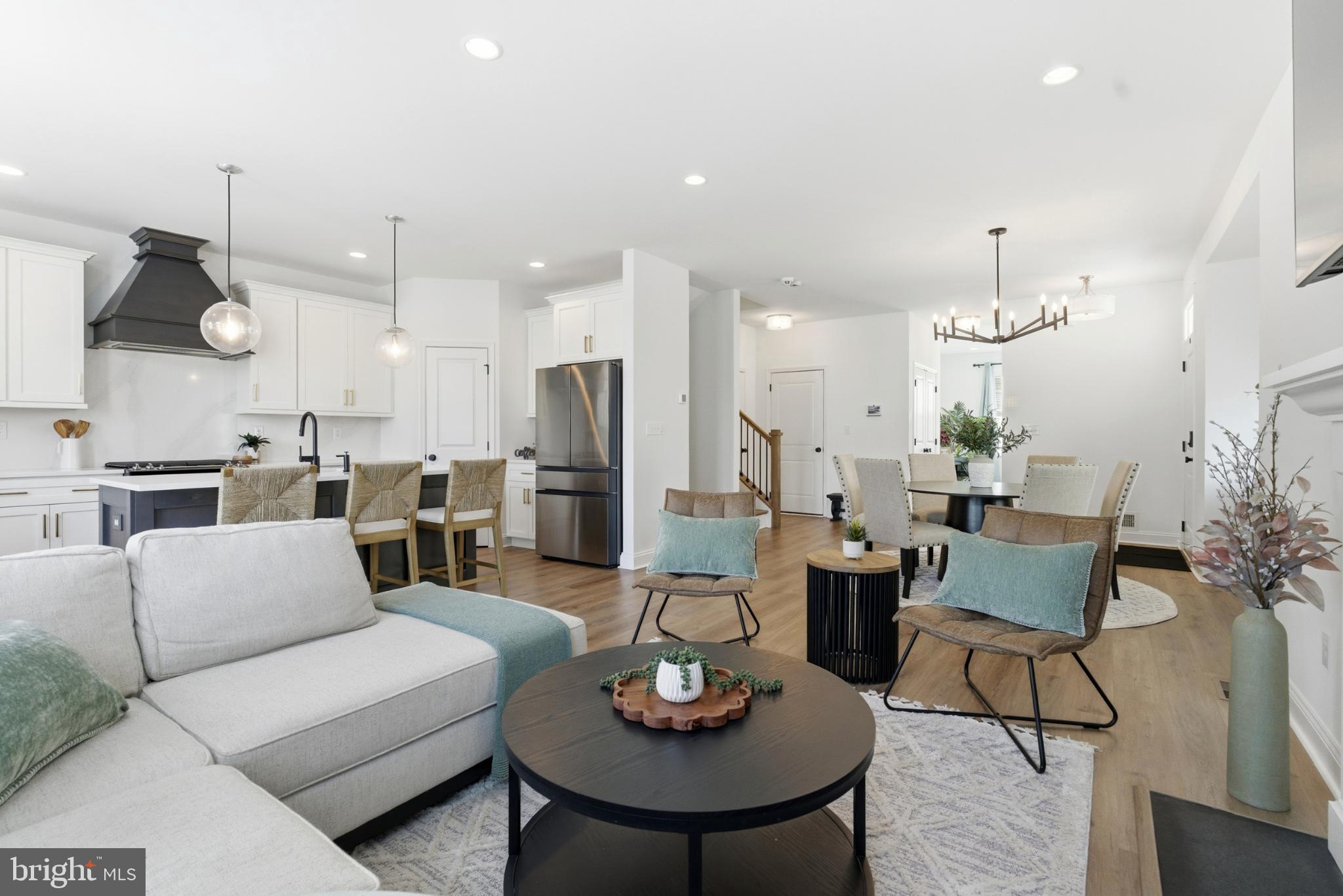 HIGHPOINTE AT SALFORD - Residential