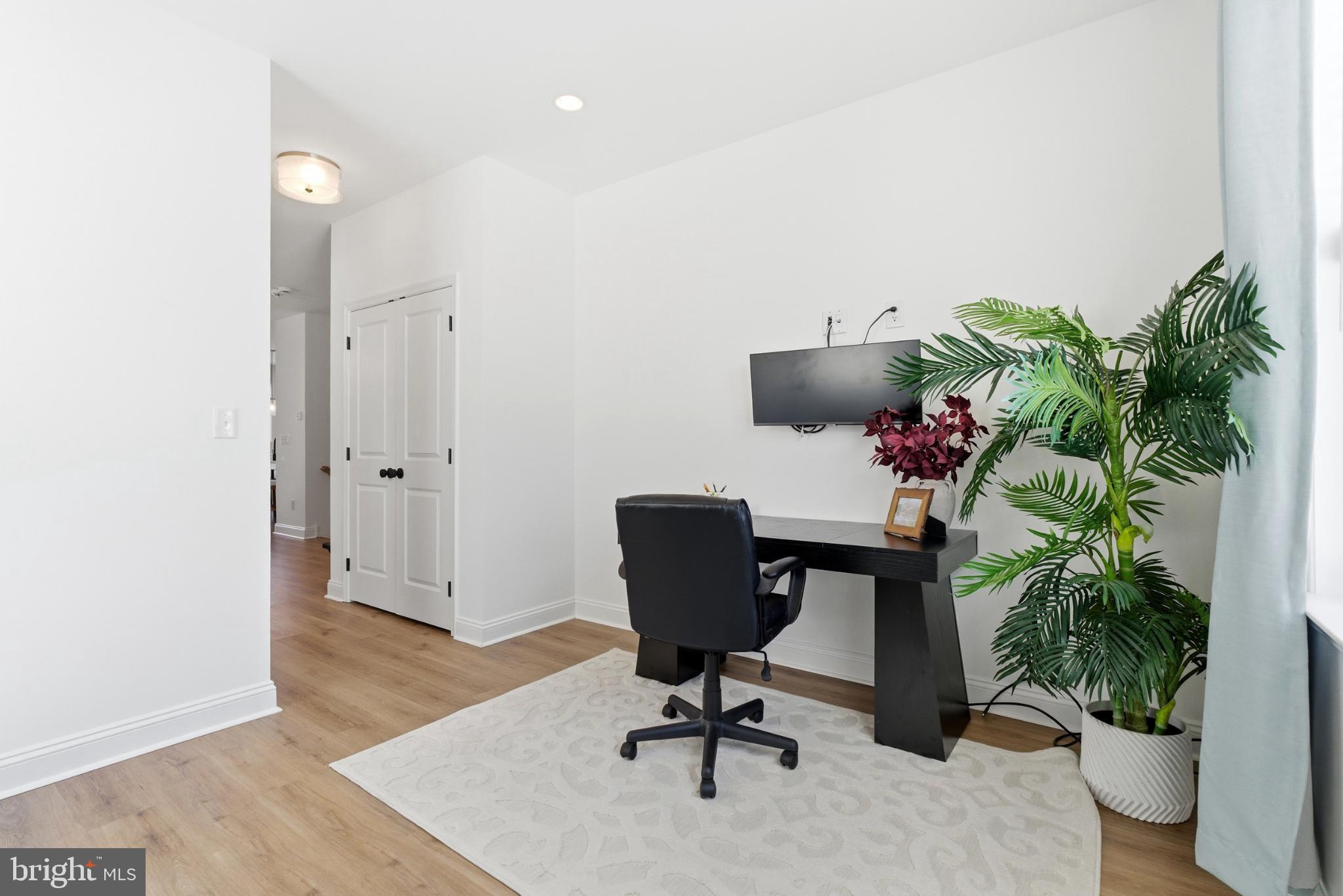 HIGHPOINTE AT SALFORD - Residential