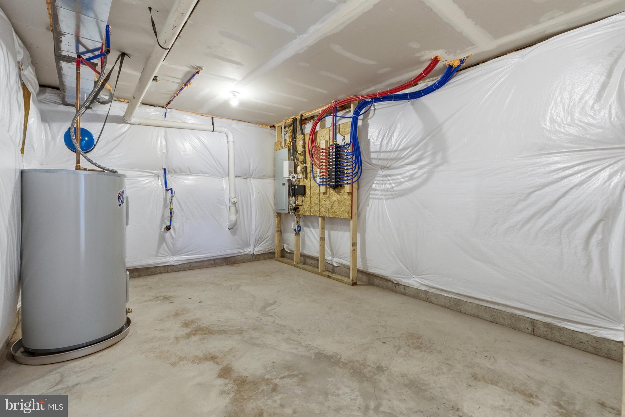 HIGHPOINTE AT SALFORD - Residential