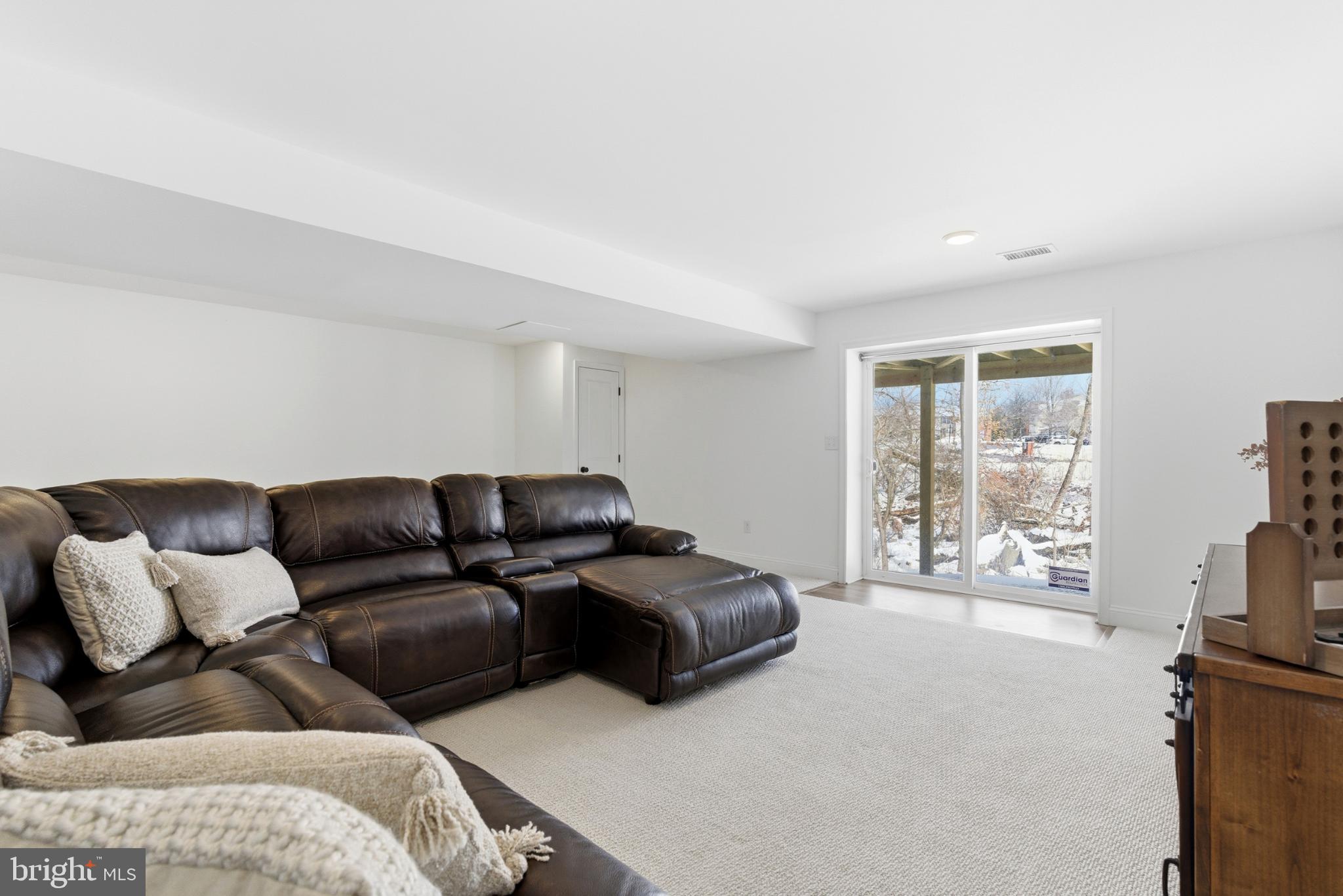 HIGHPOINTE AT SALFORD - Residential