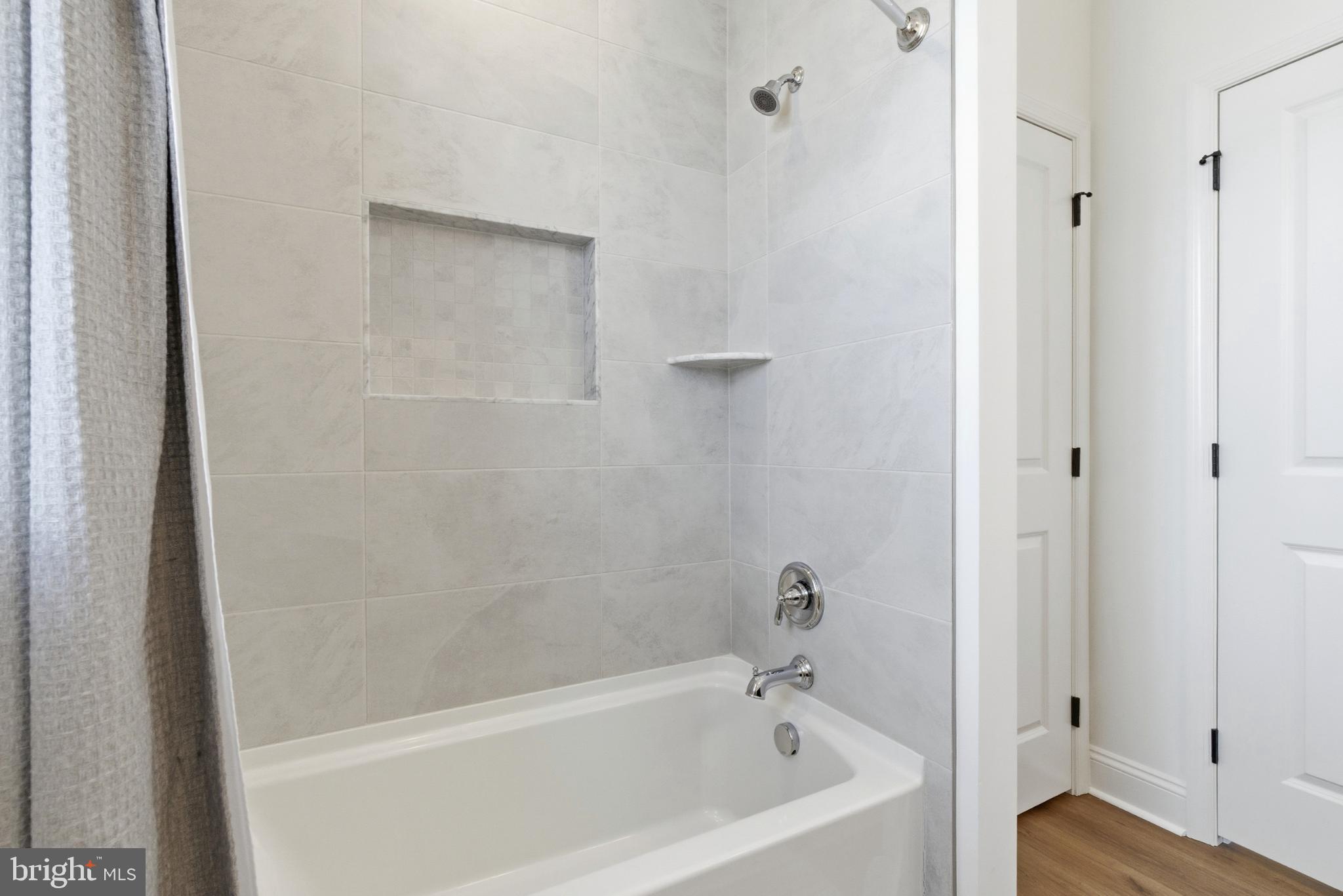 HIGHPOINTE AT SALFORD - Residential