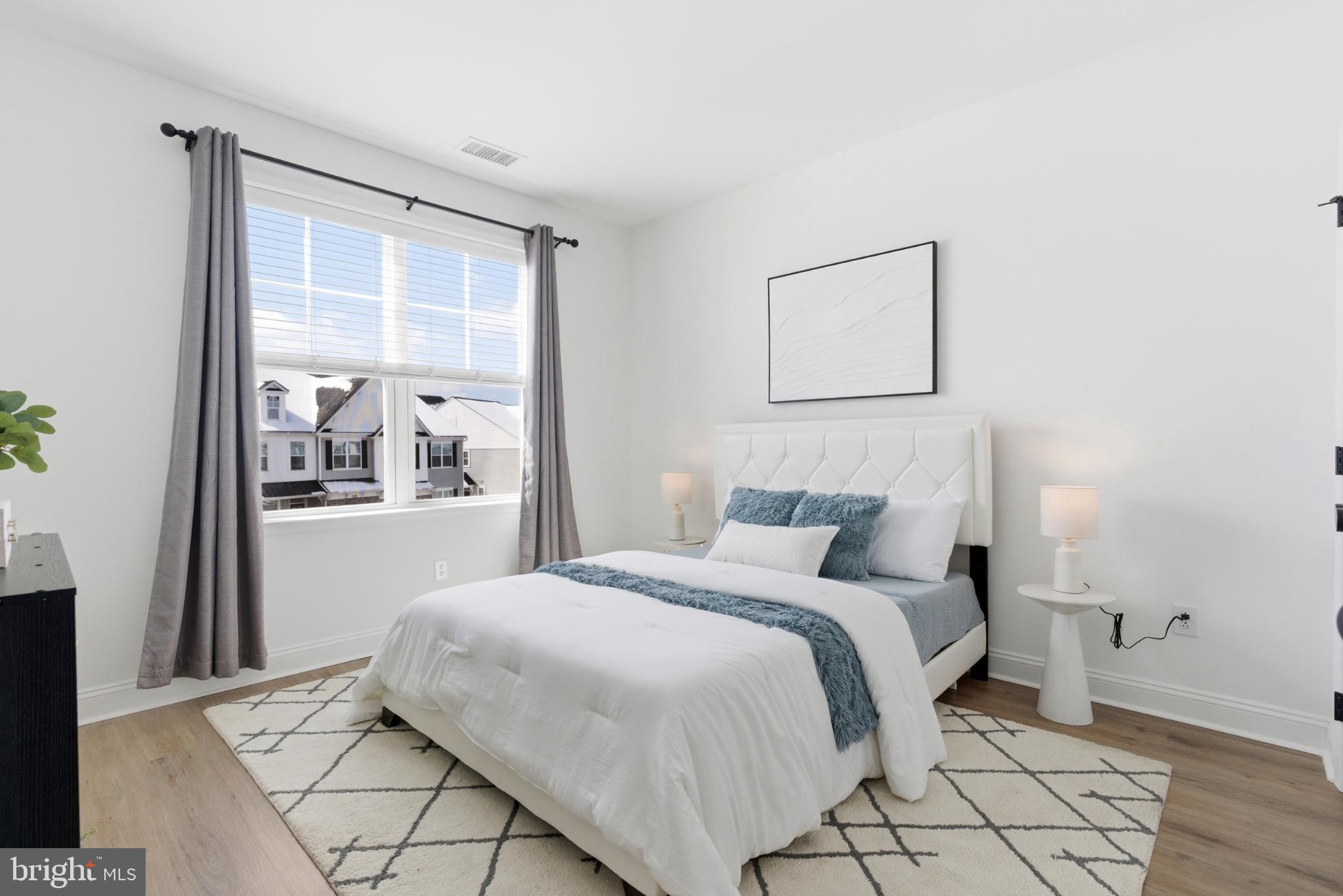 HIGHPOINTE AT SALFORD - Residential