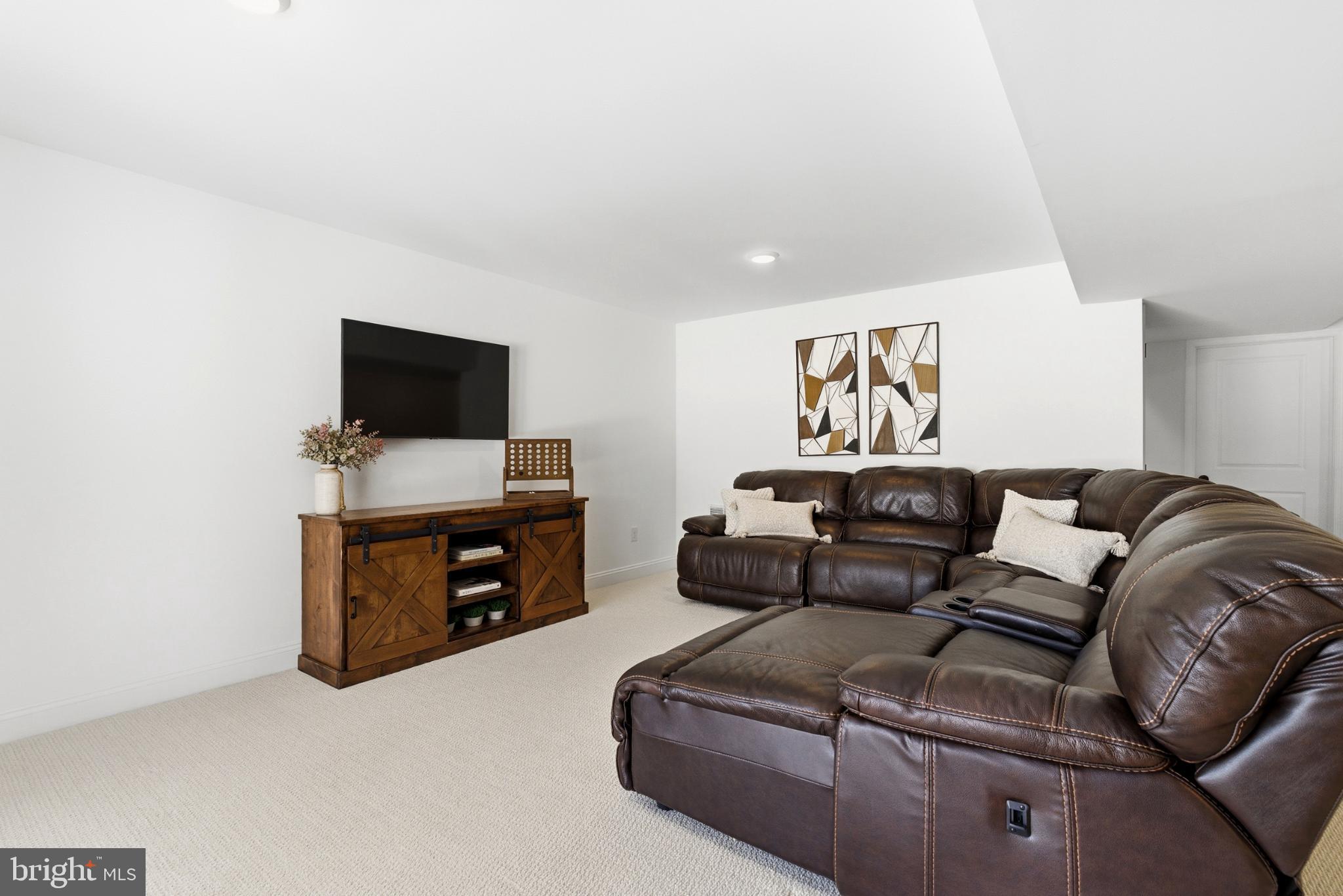 HIGHPOINTE AT SALFORD - Residential